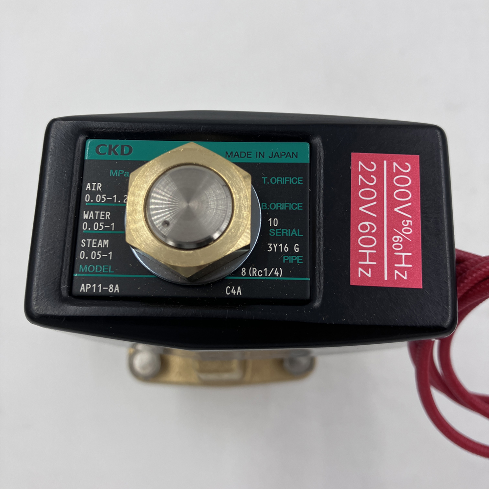 ２ポート電磁弁　AP11-8A-C4A ｺﾈｸﾀｰﾂｷ 2Pｵﾝ