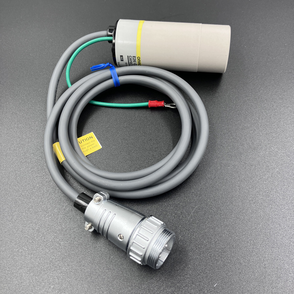 近接スイッチ　E2K-C25MY1-10 ﾒﾀﾙｺﾝｾﾝﾄﾂｷ