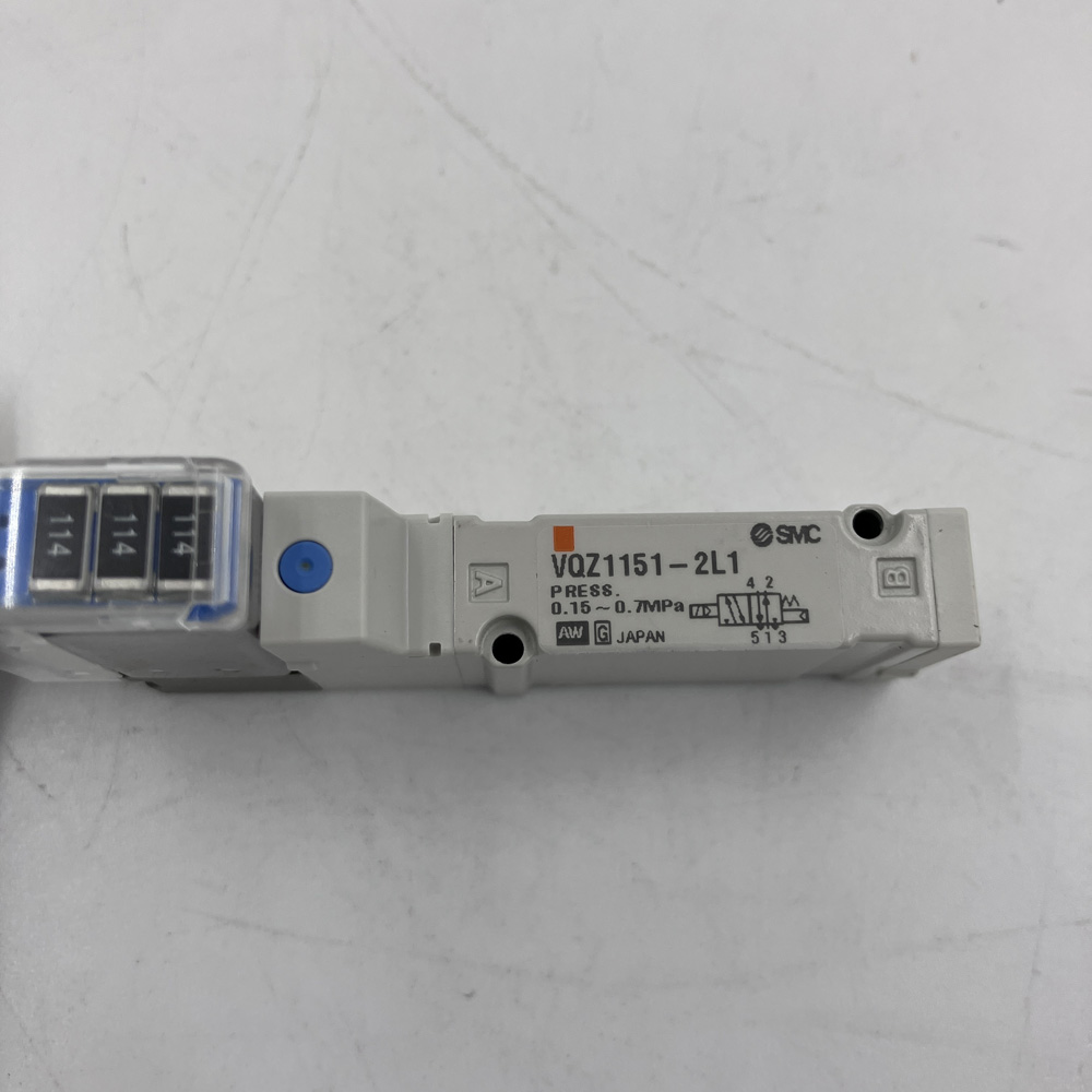 電磁弁５ポート　VQZ1151-2L1 ｺﾈｸﾀﾂｷ