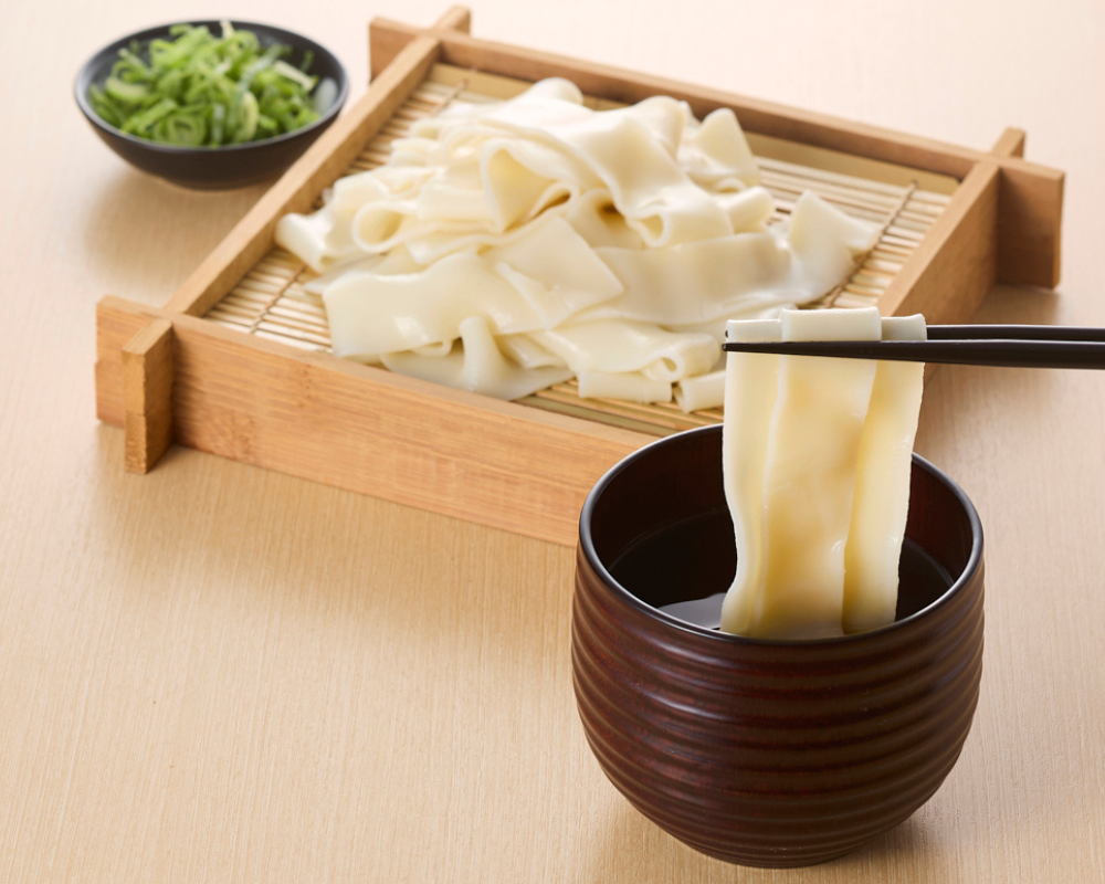 ひもかわうどん200g（3食×10パック入り） | 業務用冷凍食品の仕入れ
