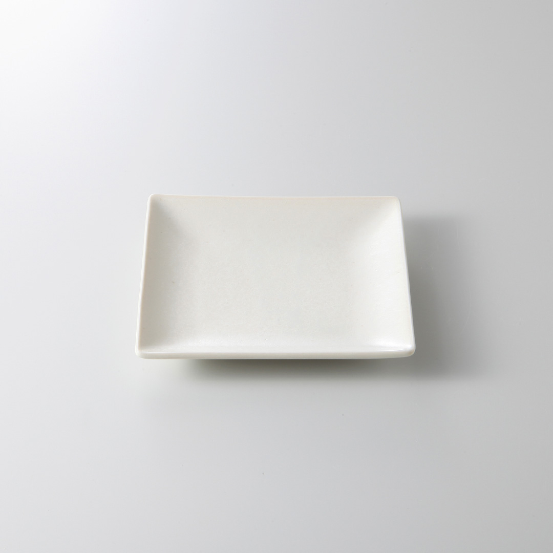 オフホワイト14㎝スクエアプレート
