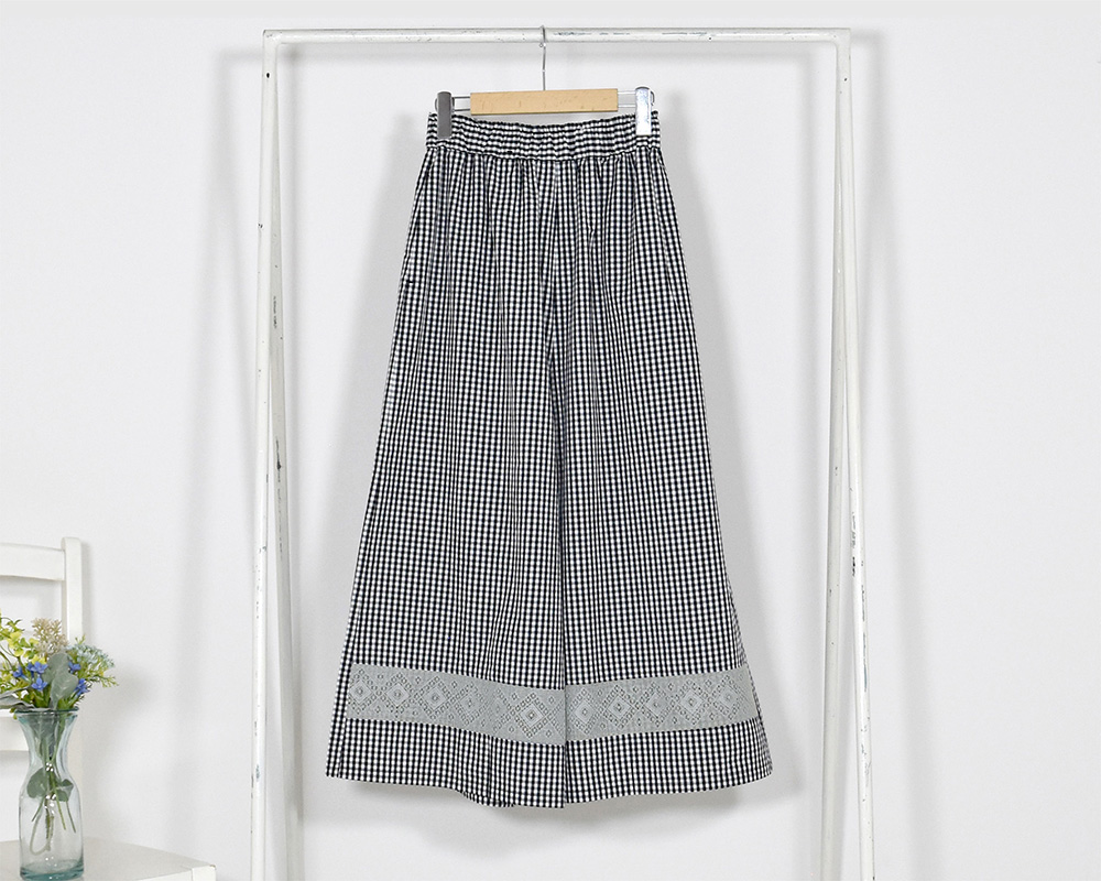 ﾚｰｽ付きｽｶﾝﾂ