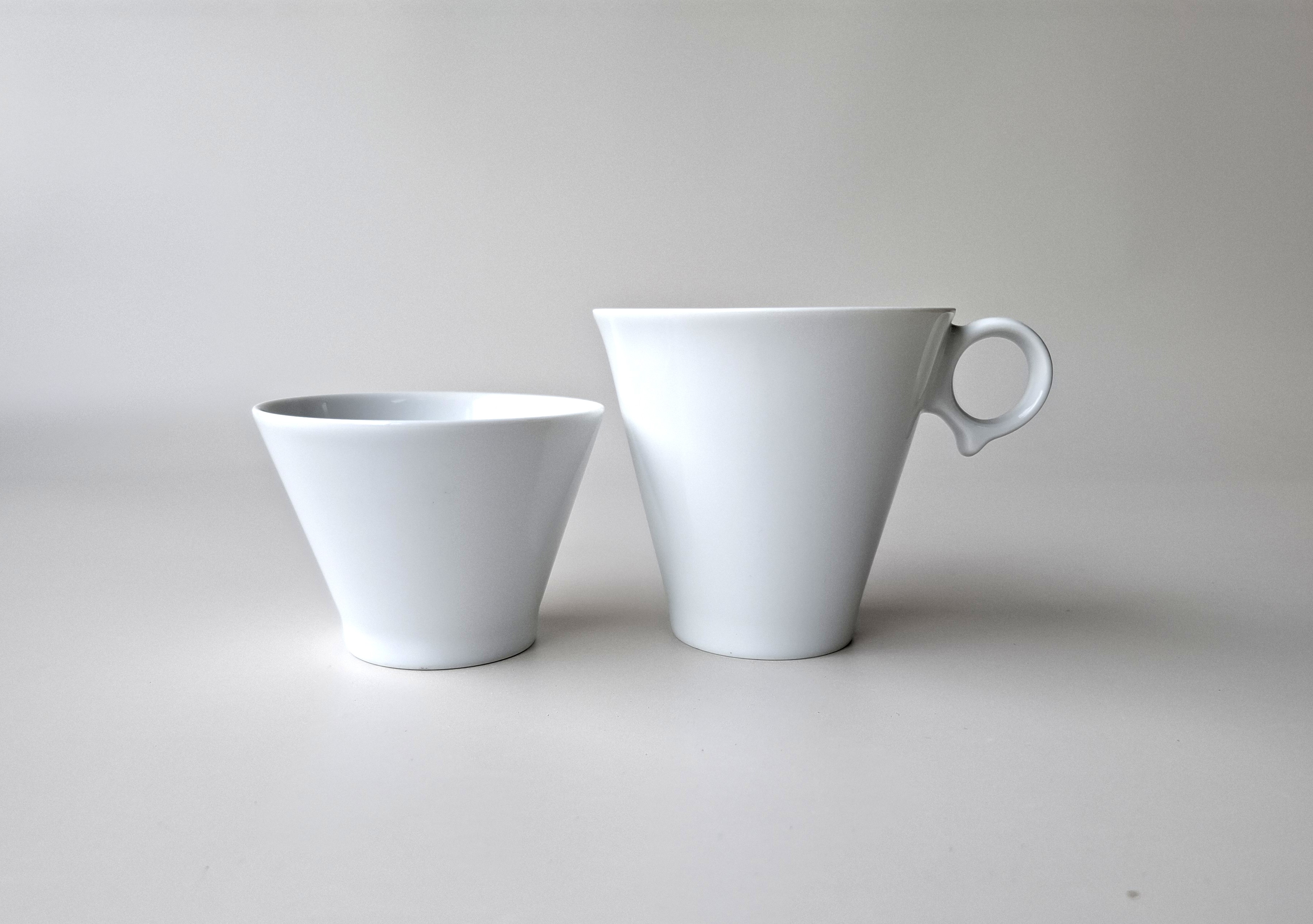 HANA(白磁)　Ｖ型湯呑