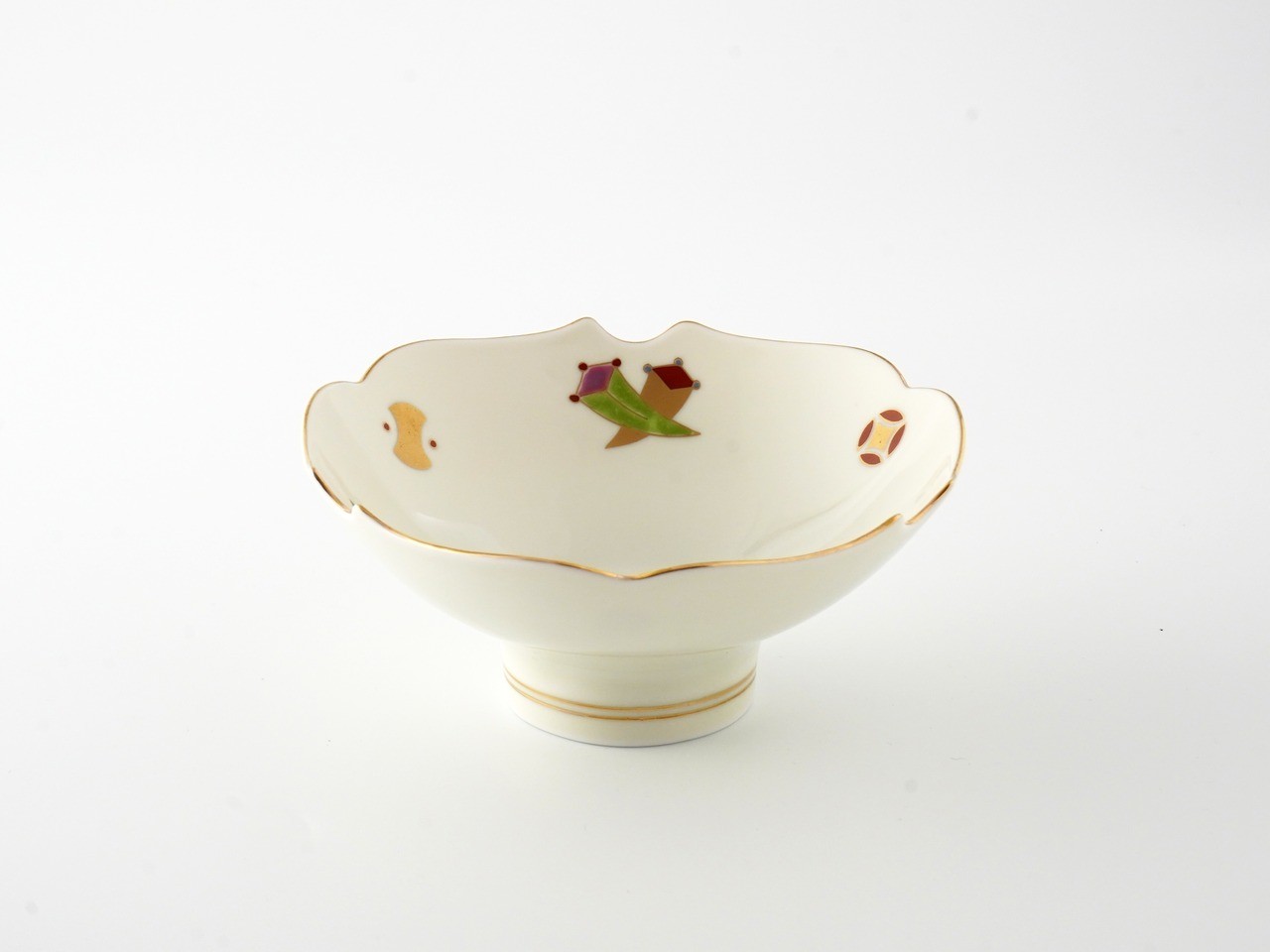 錦宝づくし輪花深鉢