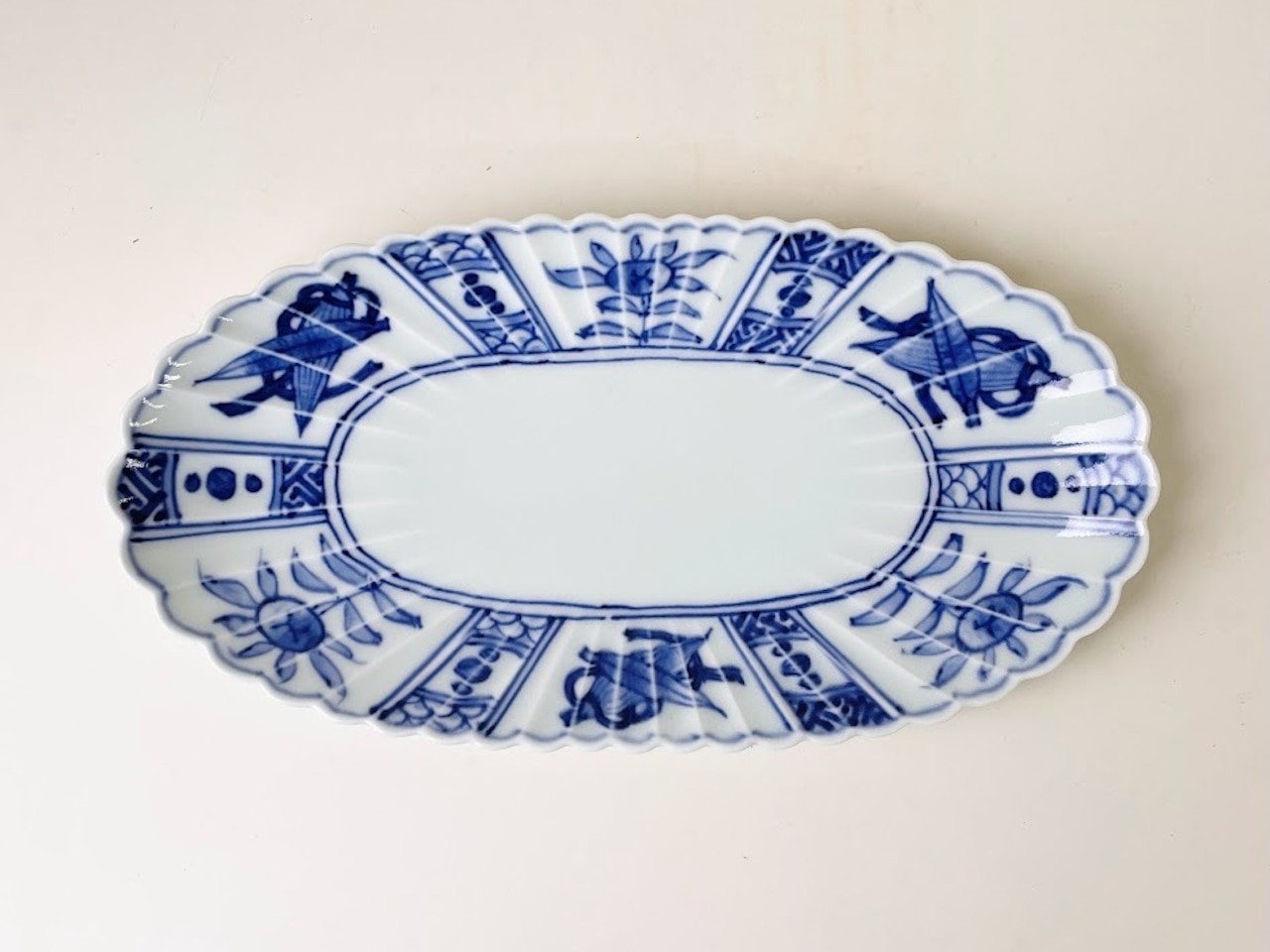 染付芙蓉手菊型楕円皿