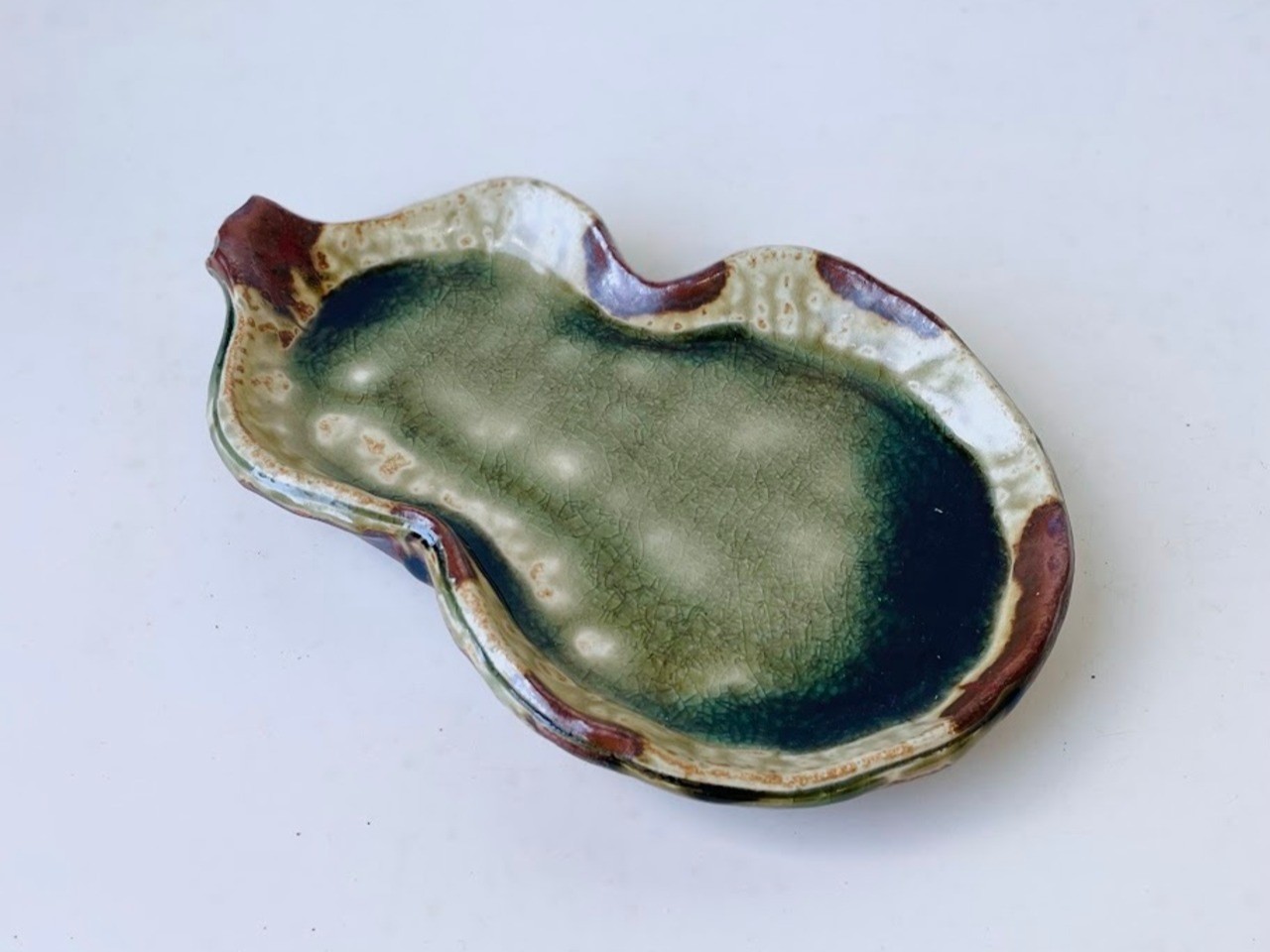 栗灰錆瓢型皿