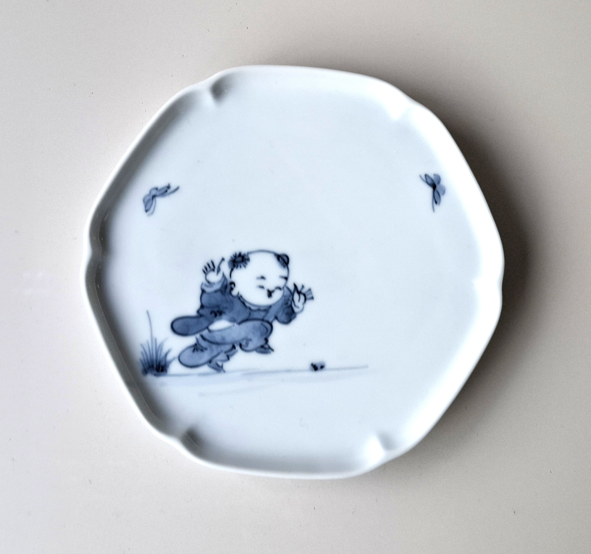 遊び唐子 渕立六方皿