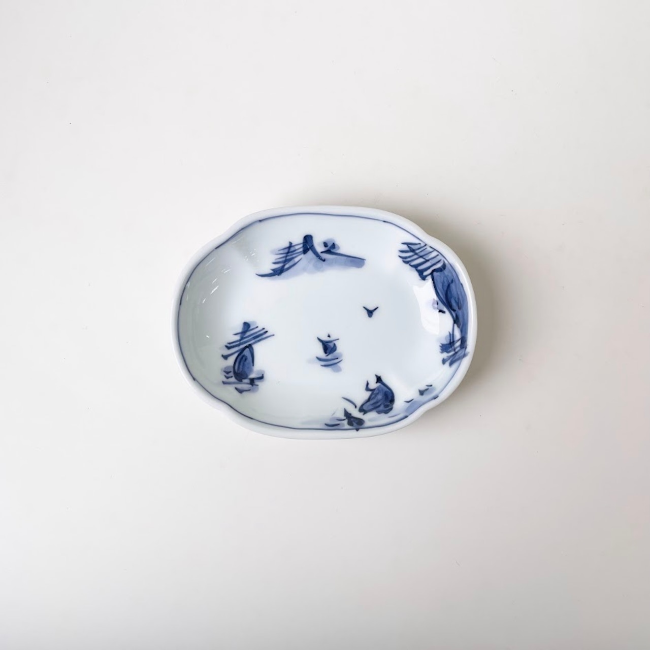 山水楕円小皿