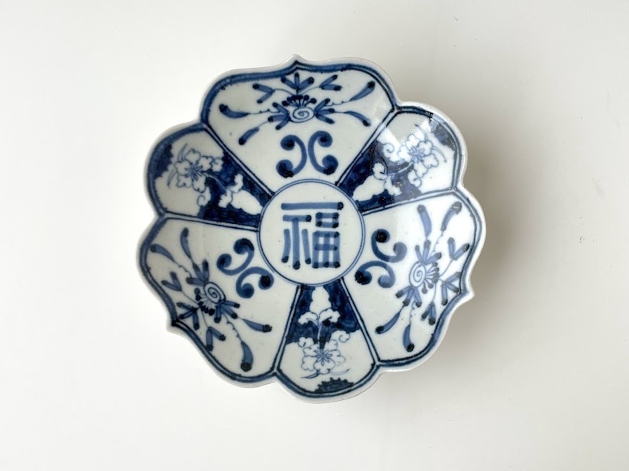 古染付草花紋輪花皿