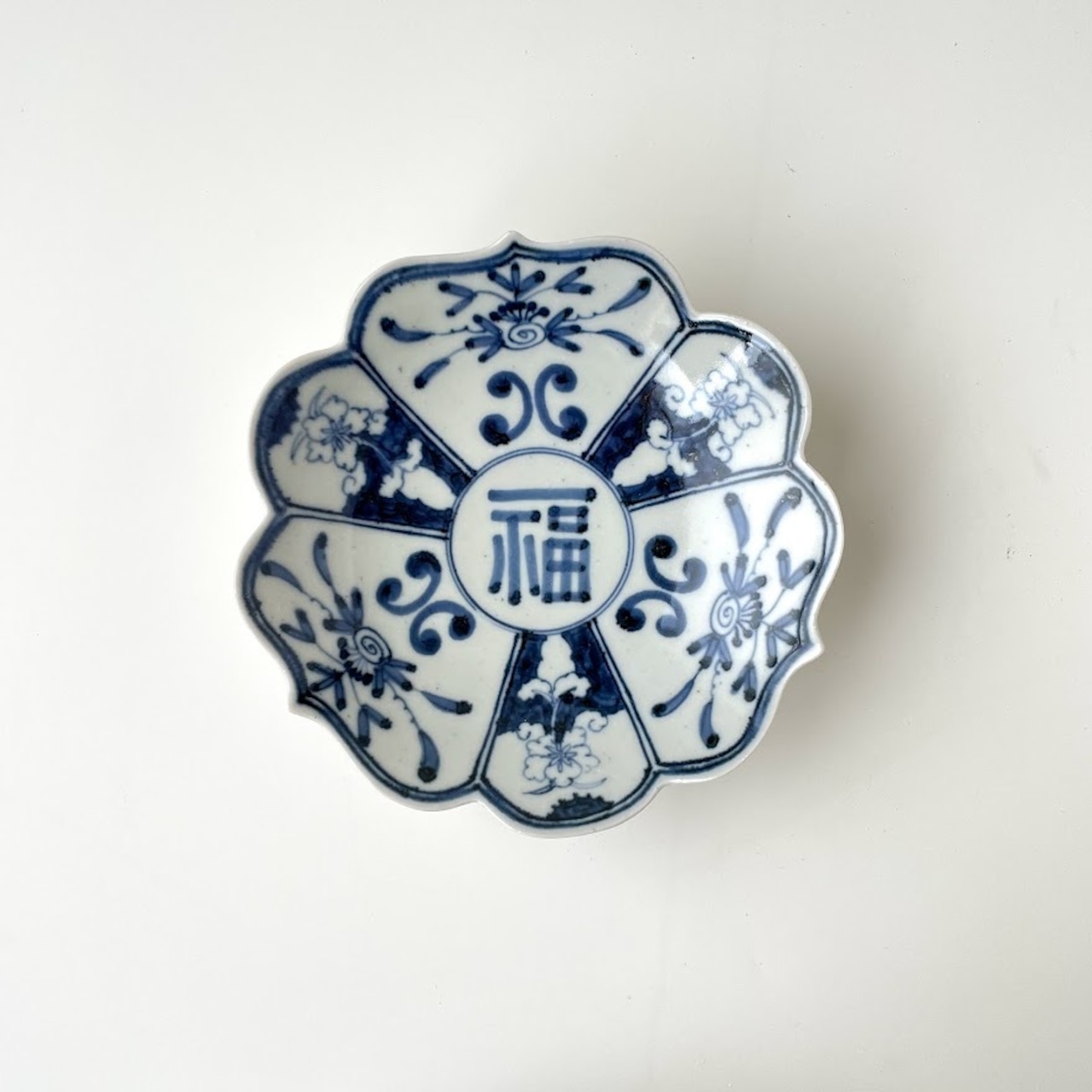 古染付草花紋輪花皿