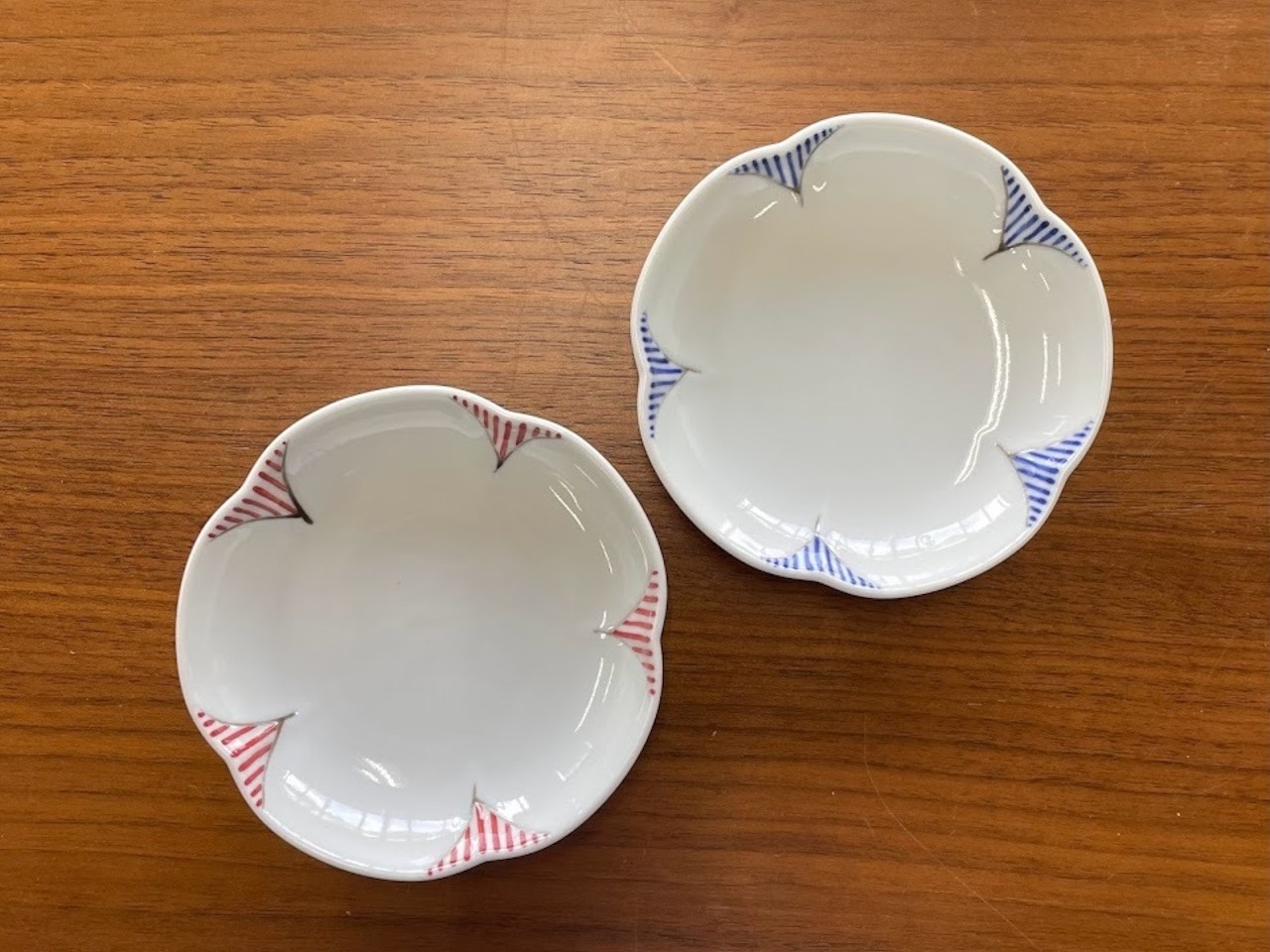 輪花十草花型三寸皿(赤)