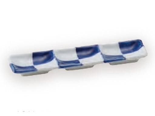 染付市松なぶり四方三種皿