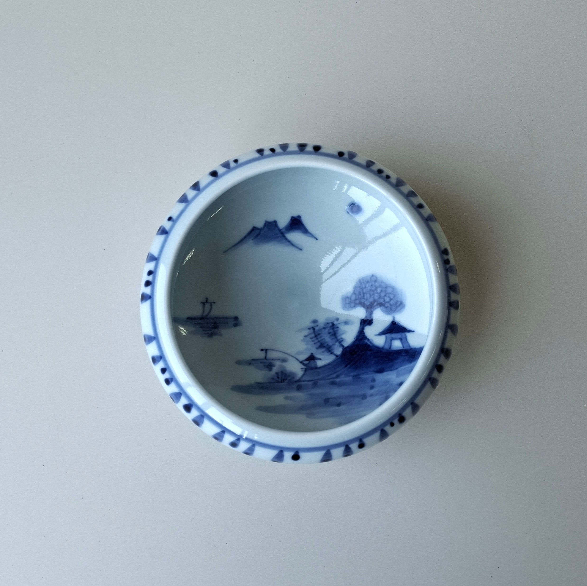 染付山水　沓型小鉢