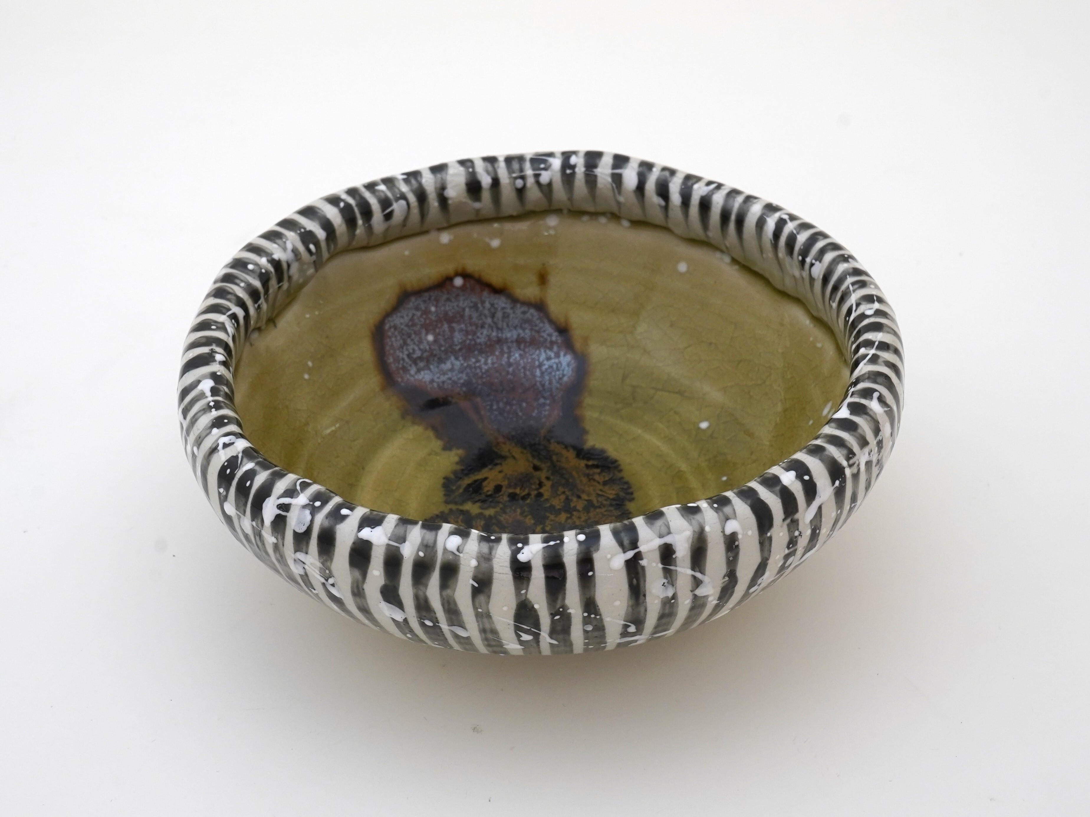 若草釉十草六寸渕曲鉢