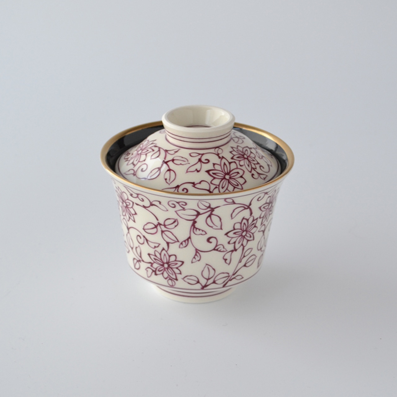 錦金彩唐草花絵　傘型蓋物