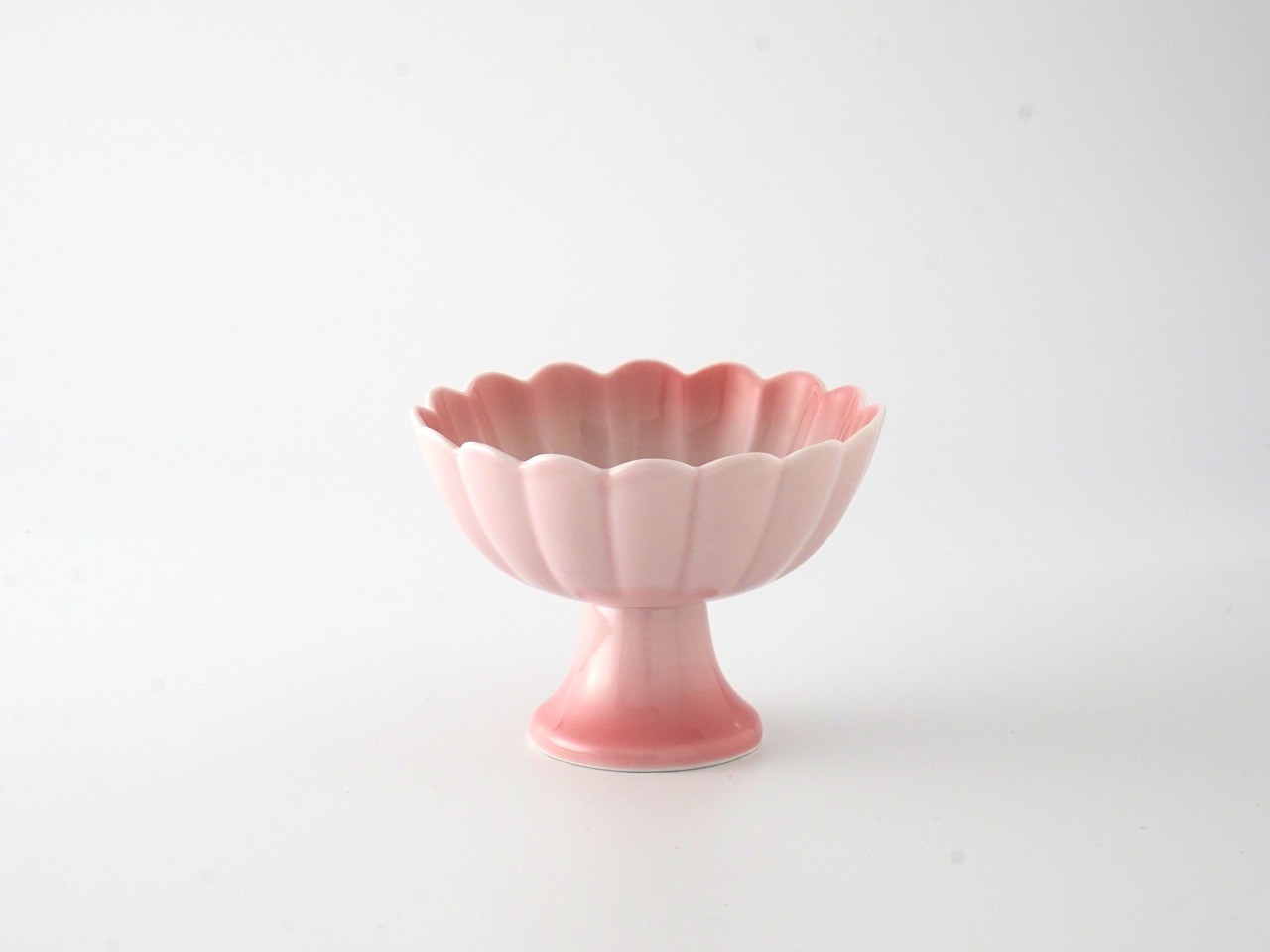 ピンク菊割高台小仲付