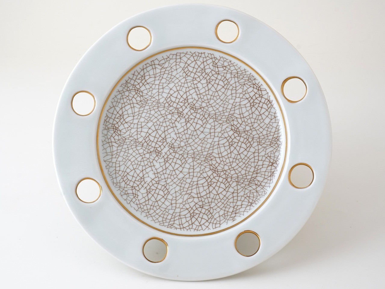 金ライン貫入白穴あきプレート(中)