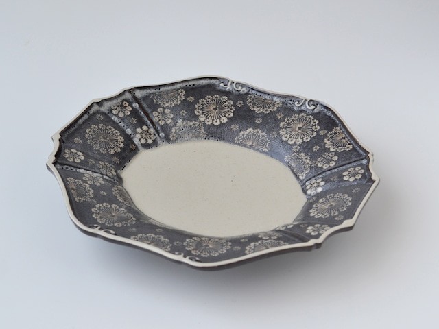 志野三島手輪花レリーフ七寸深皿