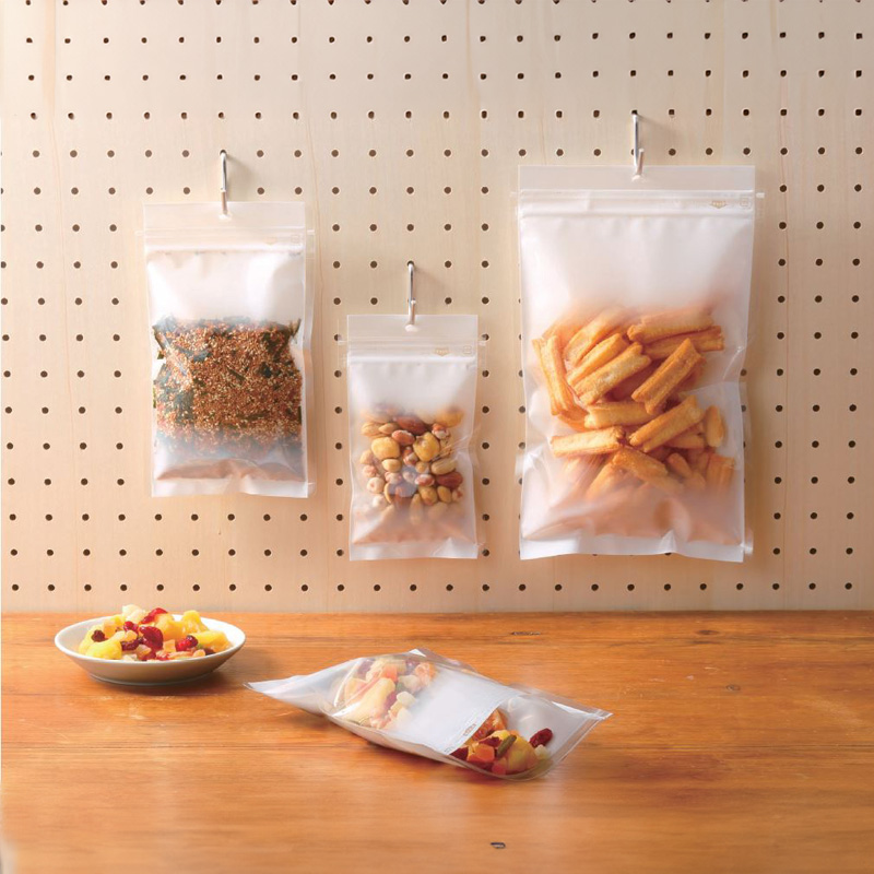 ラミグリップ 平袋 吊り下げ穴付きバリアタイプ(LP)｜脱酸素剤使用可・防湿性／チャック付・吊り下げ穴付／白グラデーション／三方袋／セイニチ