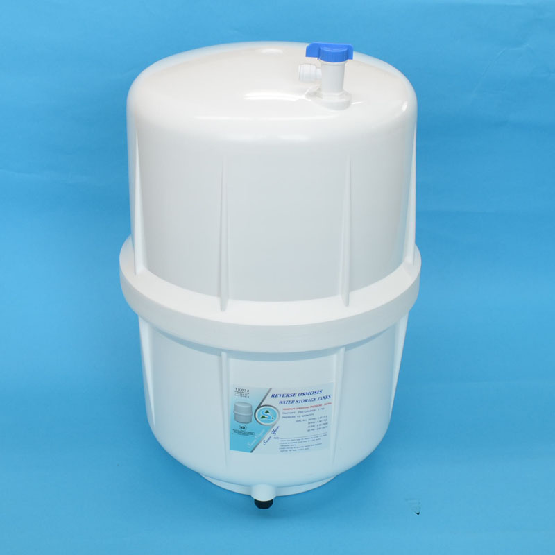 ﾀﾝｸ 3.8ｶﾞﾛﾝ (ﾌﾟﾗｽﾁｯｸ) 9L