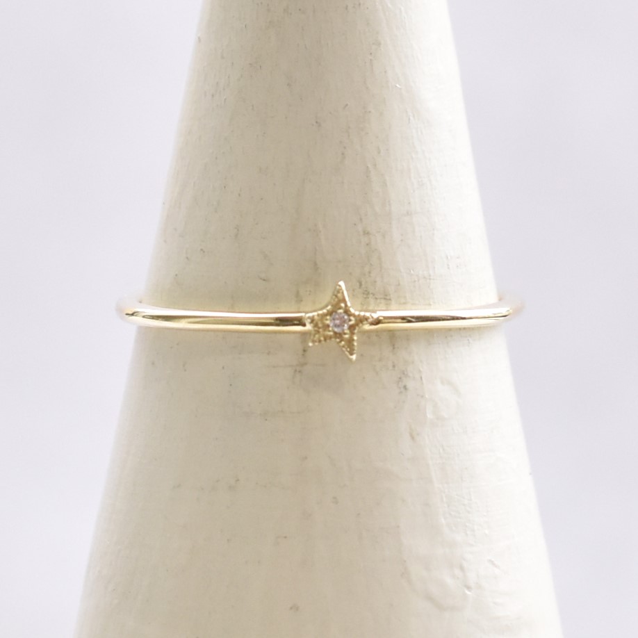 【109R0075】K10YG　鑽石　星星　戒指（ダイヤモンド　スター　リング）