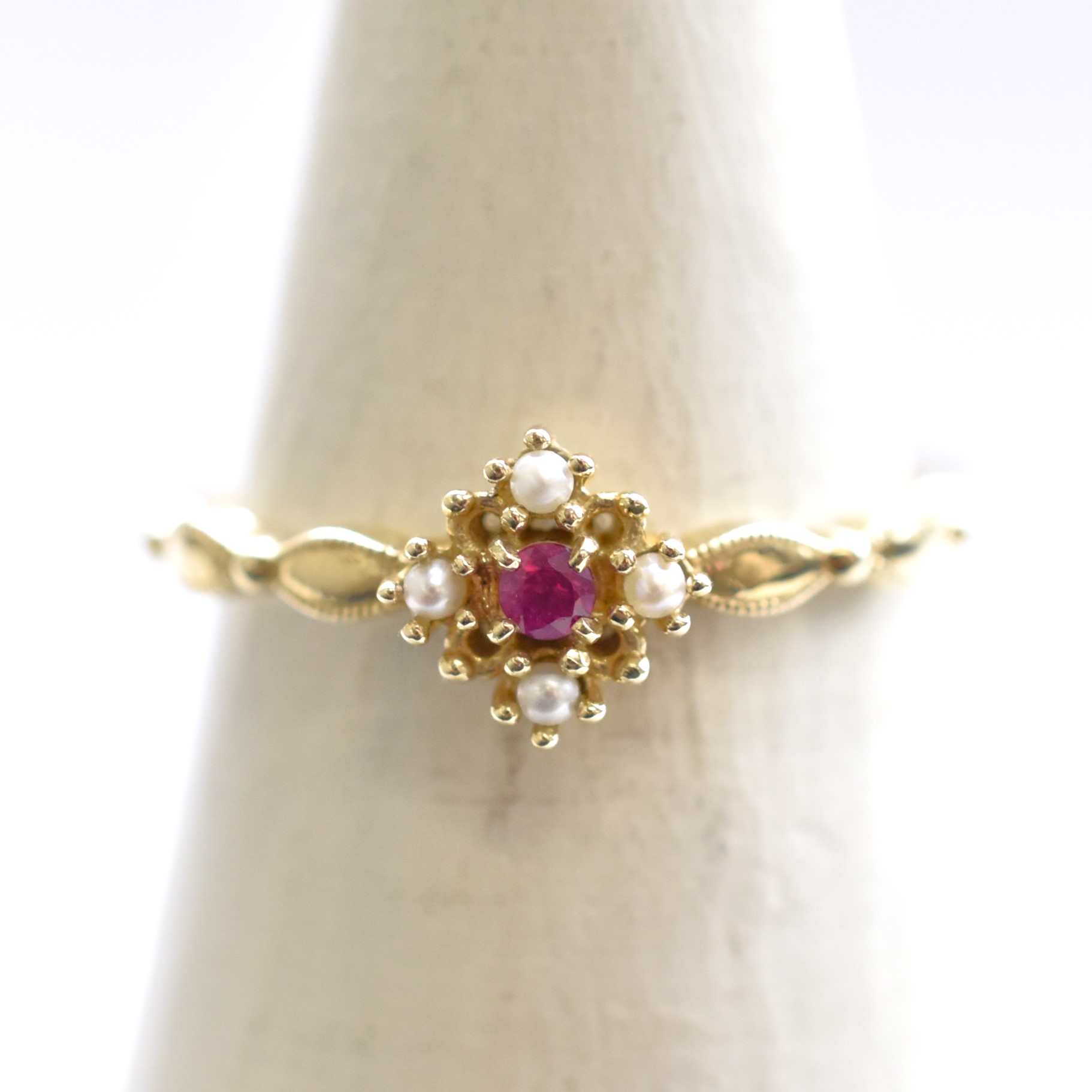 【109R0204-RB】K10YG　紅寶石＆淡水珍珠　戒指（ルビー＆淡水パール　リング）