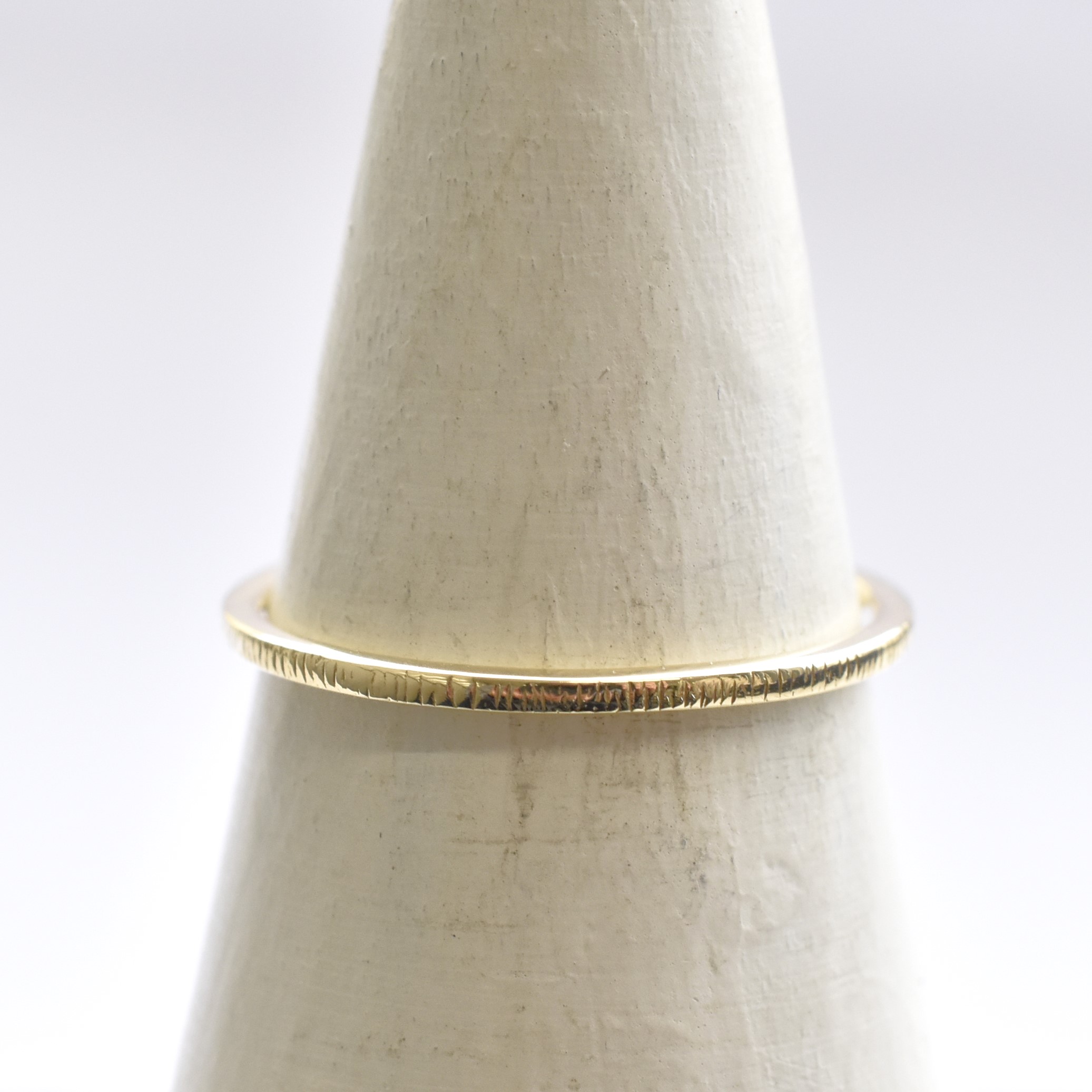 【109R0319】K10YG　素戒②　戒指（テクスチャライン②　リング）