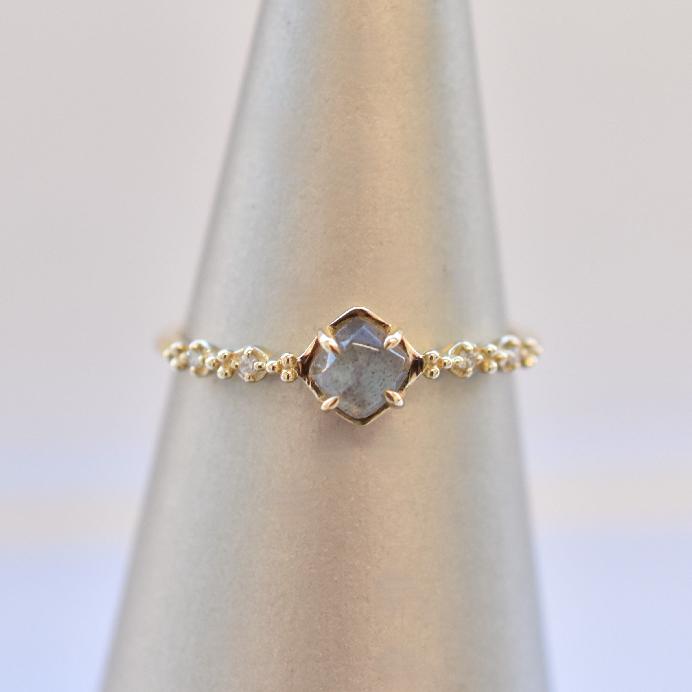 【109R0381-TY】K10YG　拉長石＆鑽石　戒指（ラブラドライト＆ダイヤモンド　リング）