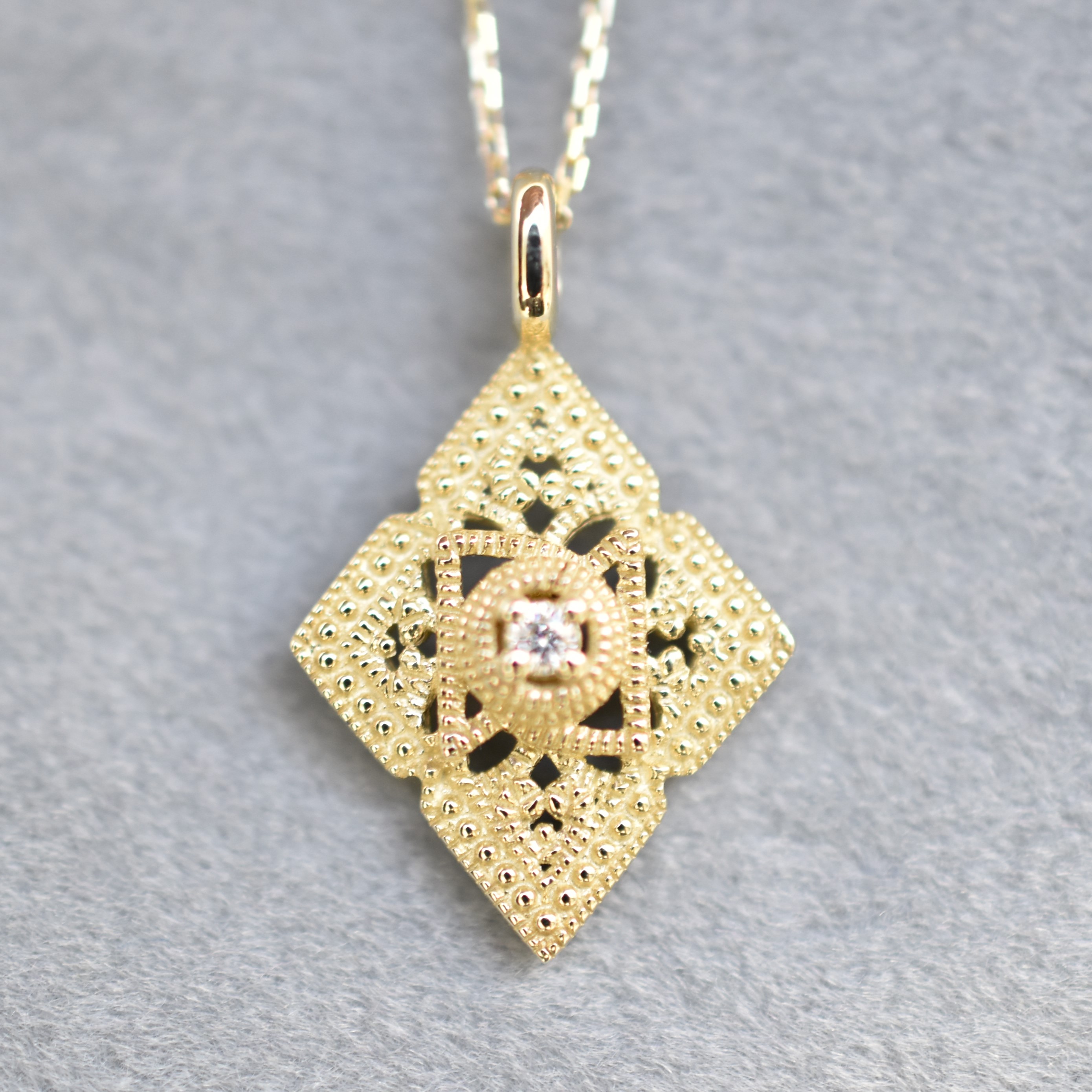 【109P0232】K10YG　鑽石　菱形　項錬（ダイヤモンド　ひし形　ネックレス）