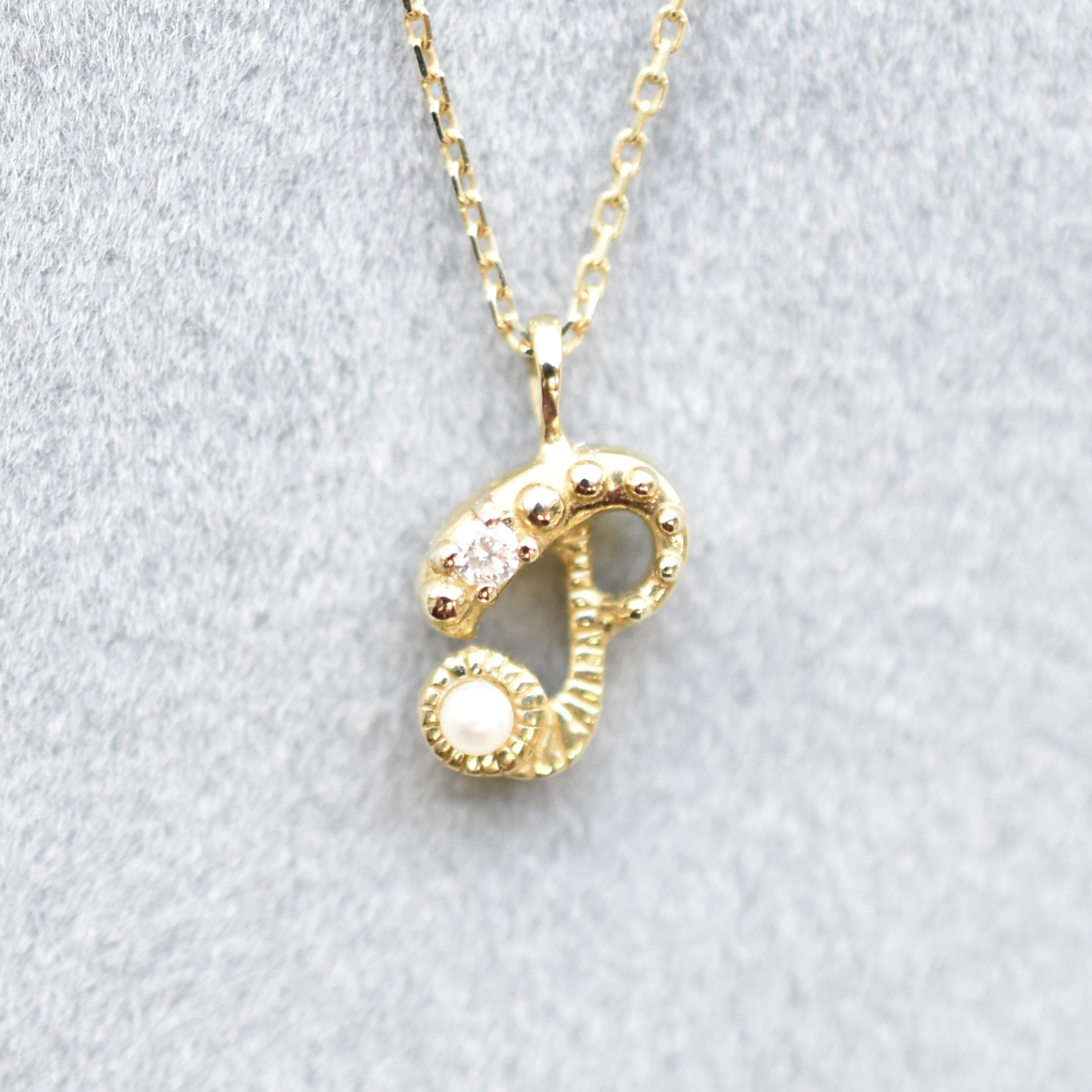 【109P0411P】K10YG　淡水珍珠＆鑽石　字母P　項錬（淡水パール＆ダイヤモンド　イニシャルP　ネックレス）