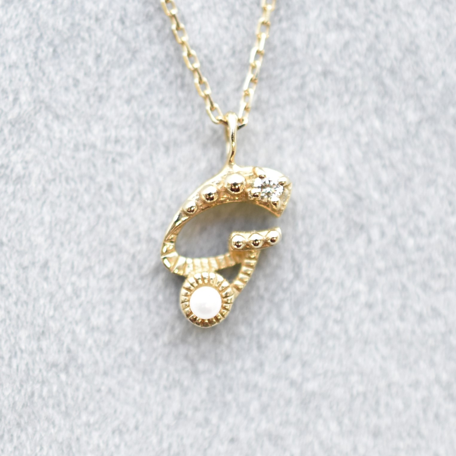 【109P0414G】K10YG　淡水珍珠＆鑽石　字母G　項錬（淡水パール＆ダイヤモンド　イニシャルG　ネックレス）