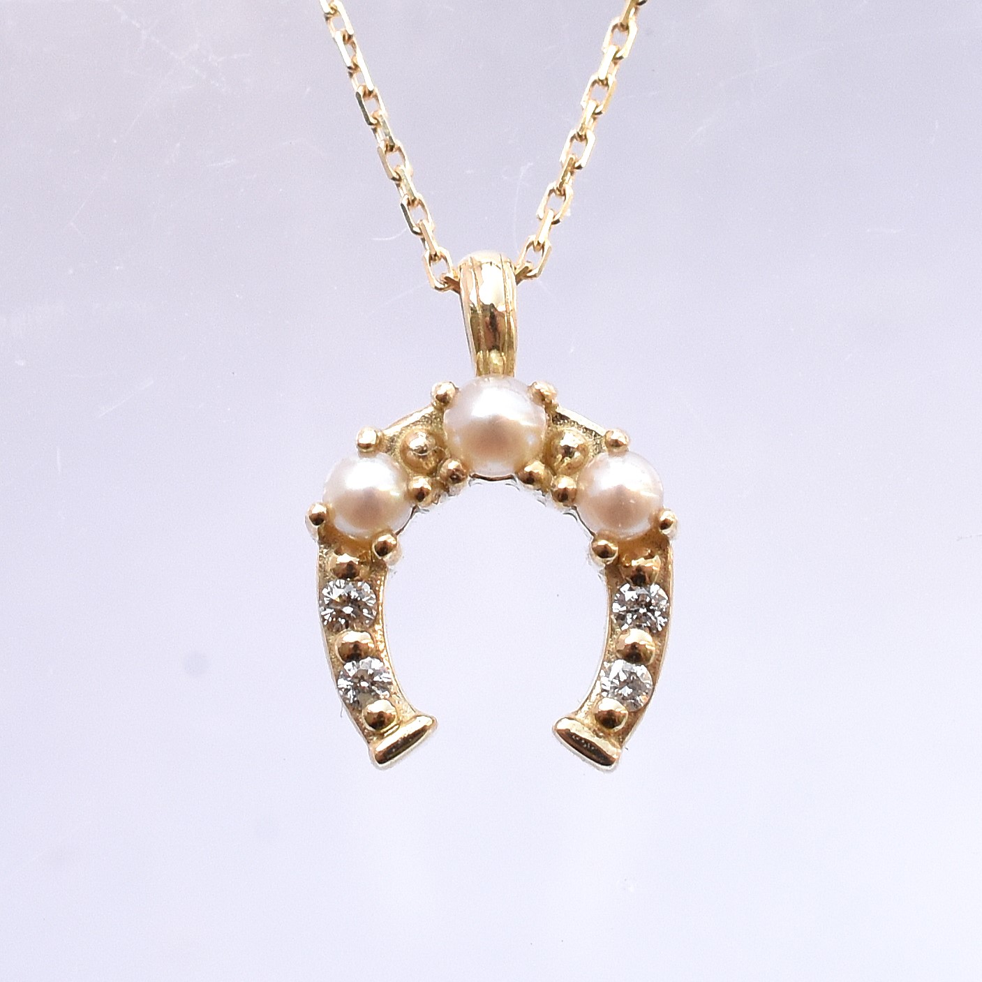 【109P0666】K10YG　淡水珍珠＆鑽石　馬蹄鐵　項錬（淡水パール＆ダイヤモンド　馬蹄　ネックレス）