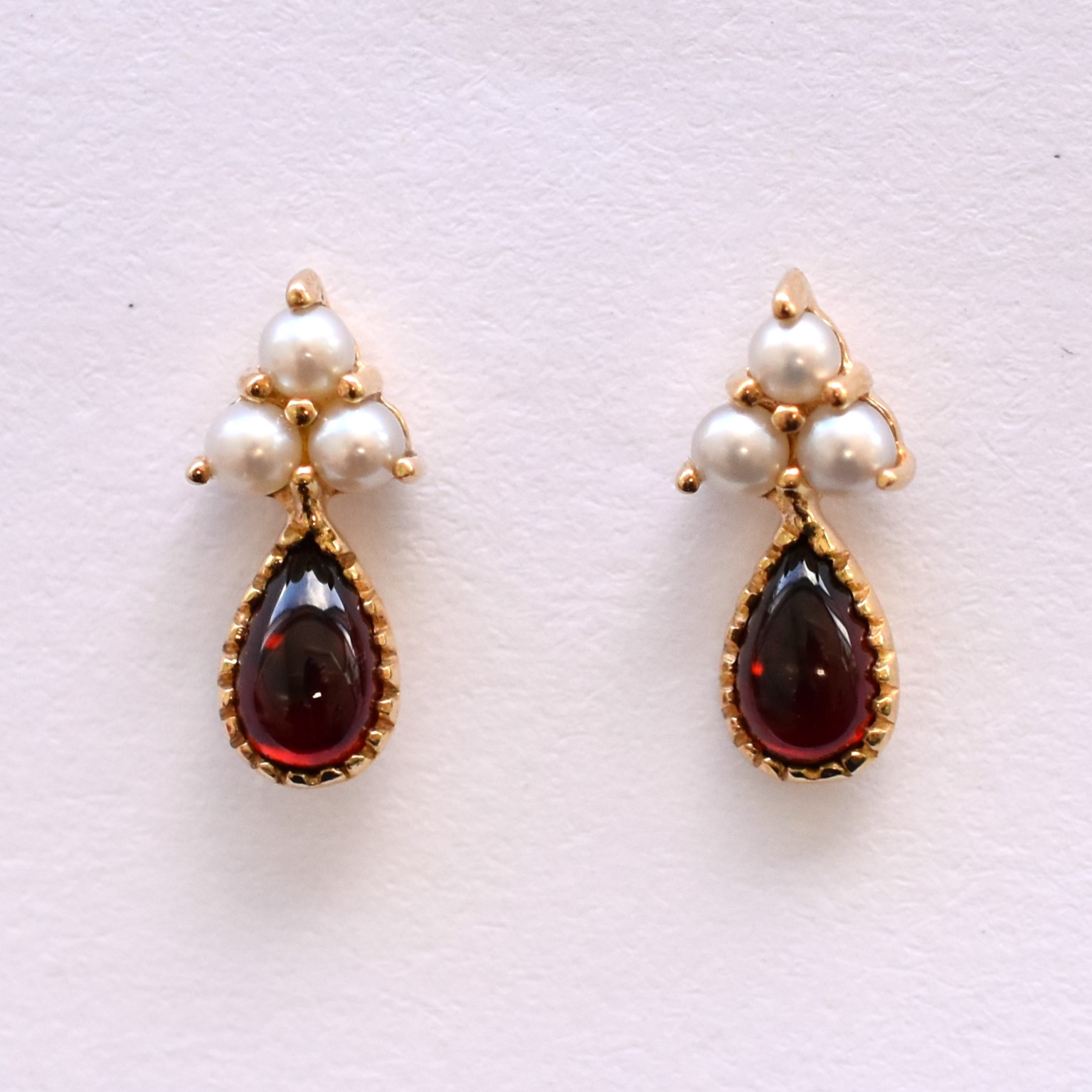 【109E0023-1-GC】K10YG　石榴石＆淡水珍珠　耳釘（ガーネット＆淡水パール　ピアス）