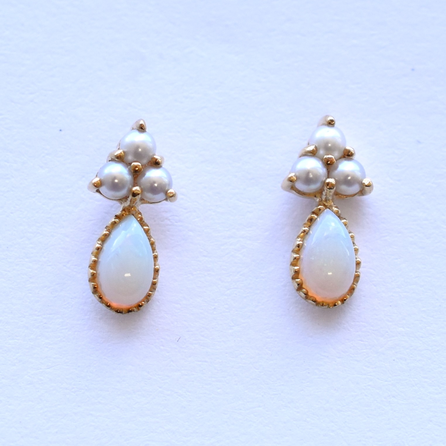 【109E0023-1-OP】K10YG　蛋白石＆淡水珍珠　耳釘（オパール＆淡水パール　ピアス）