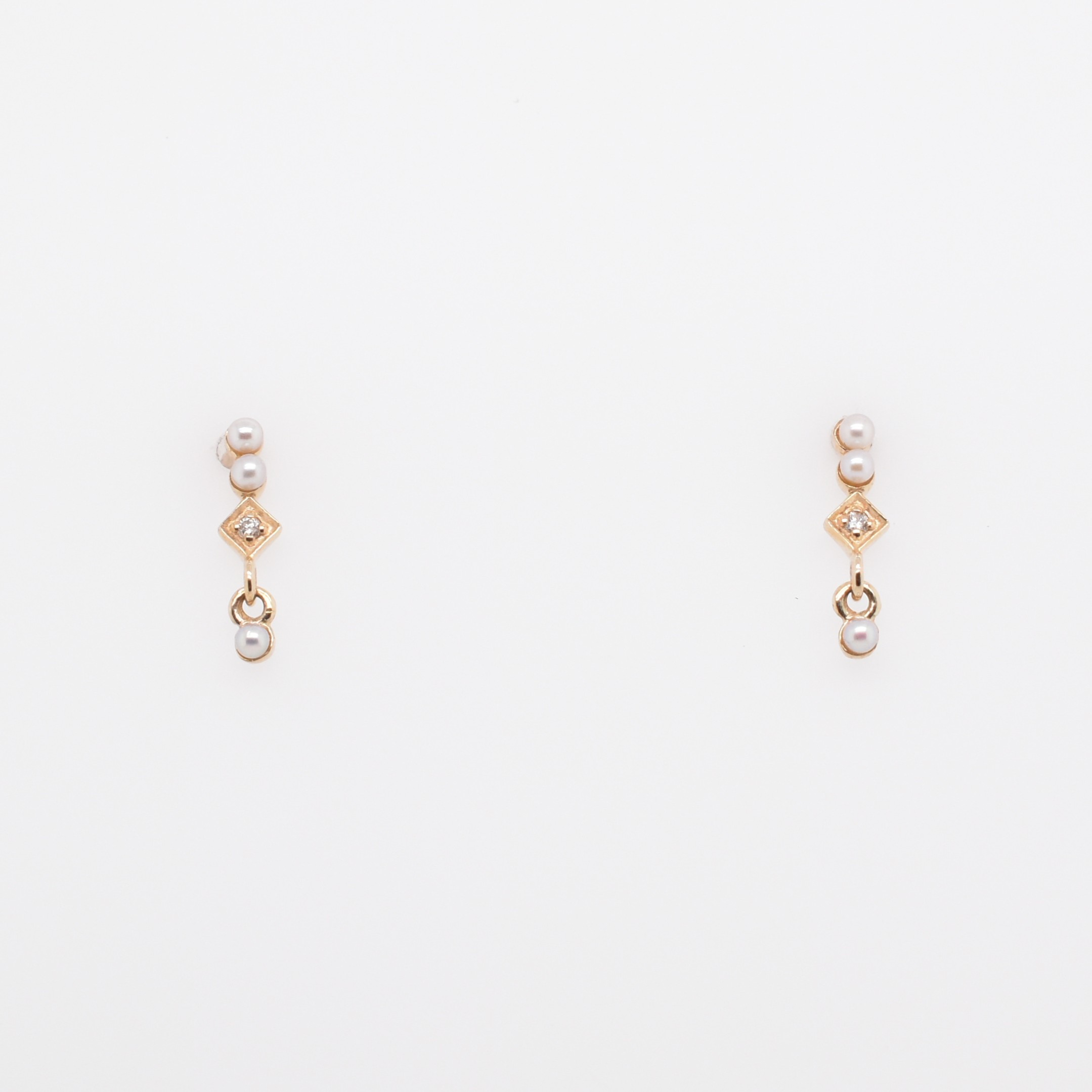 【109E0040-1】K10YG　鑽石＆淡水珍珠　耳釘（ダイヤモンド＆淡水パール　ピアス）
