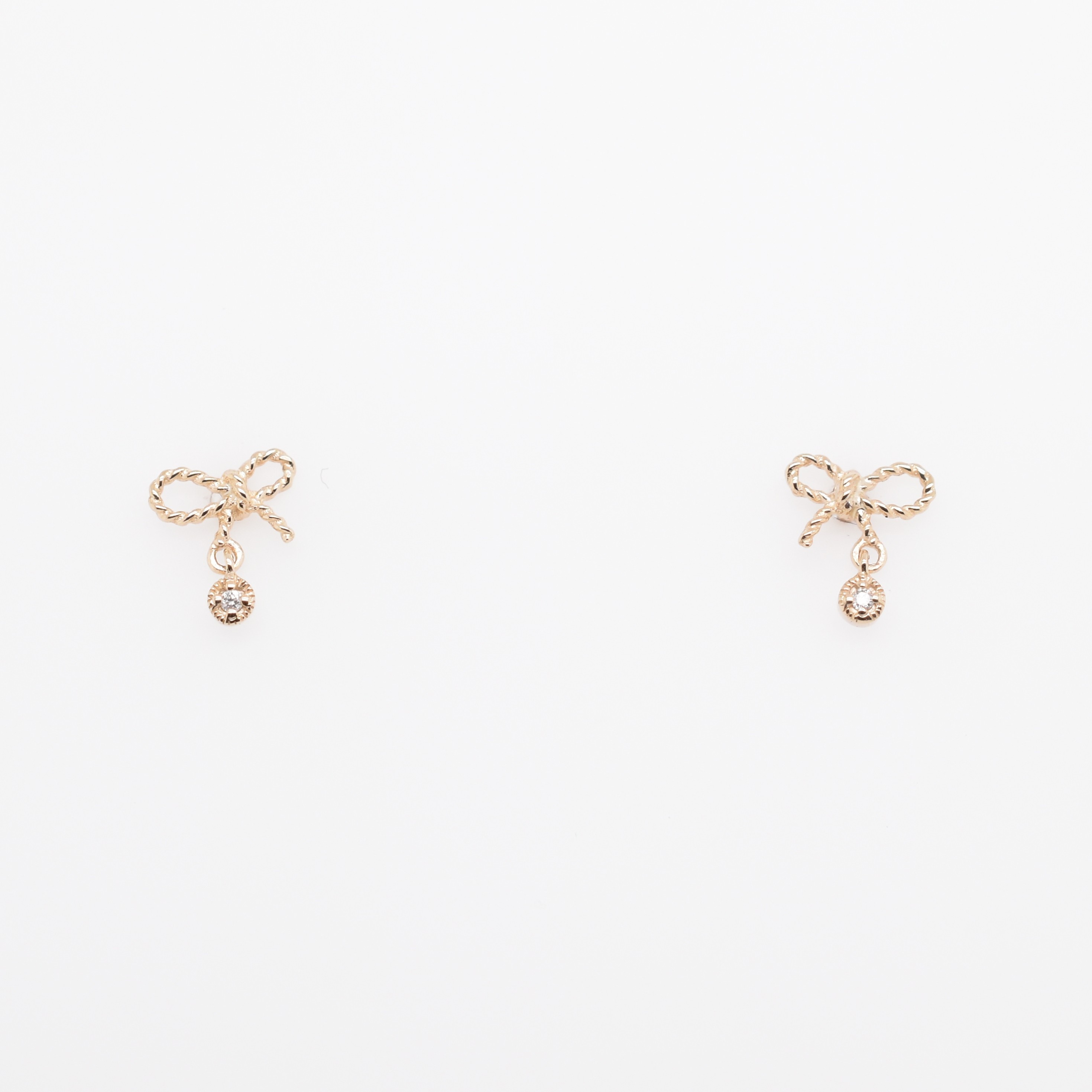 【109E0096-1】K10YG　鑽石　蝴蝶結　耳釘（ダイヤモンド　蝶々結び　ピアス）