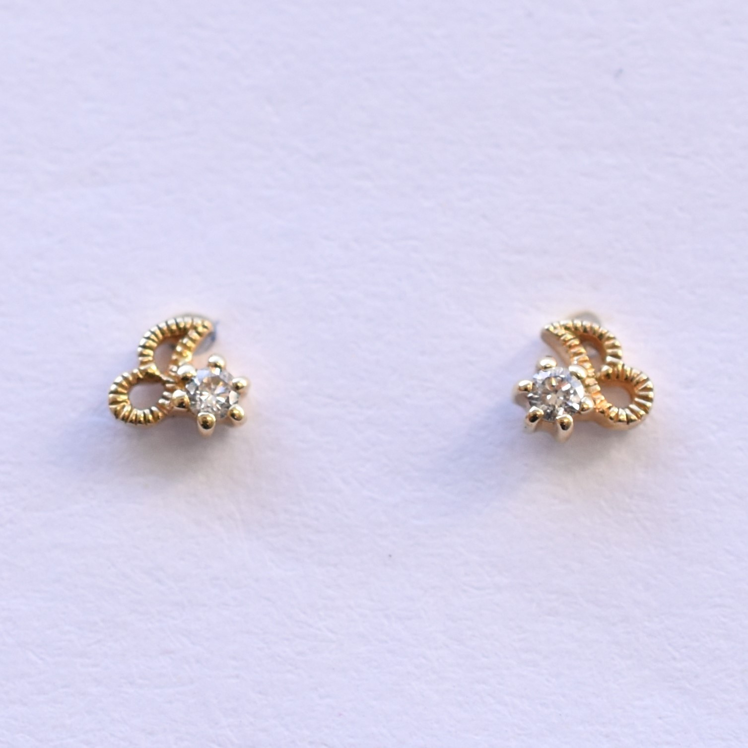 【109E0097-1】K10YG　鑽石　耳釘（ダイヤモンド　ピアス）