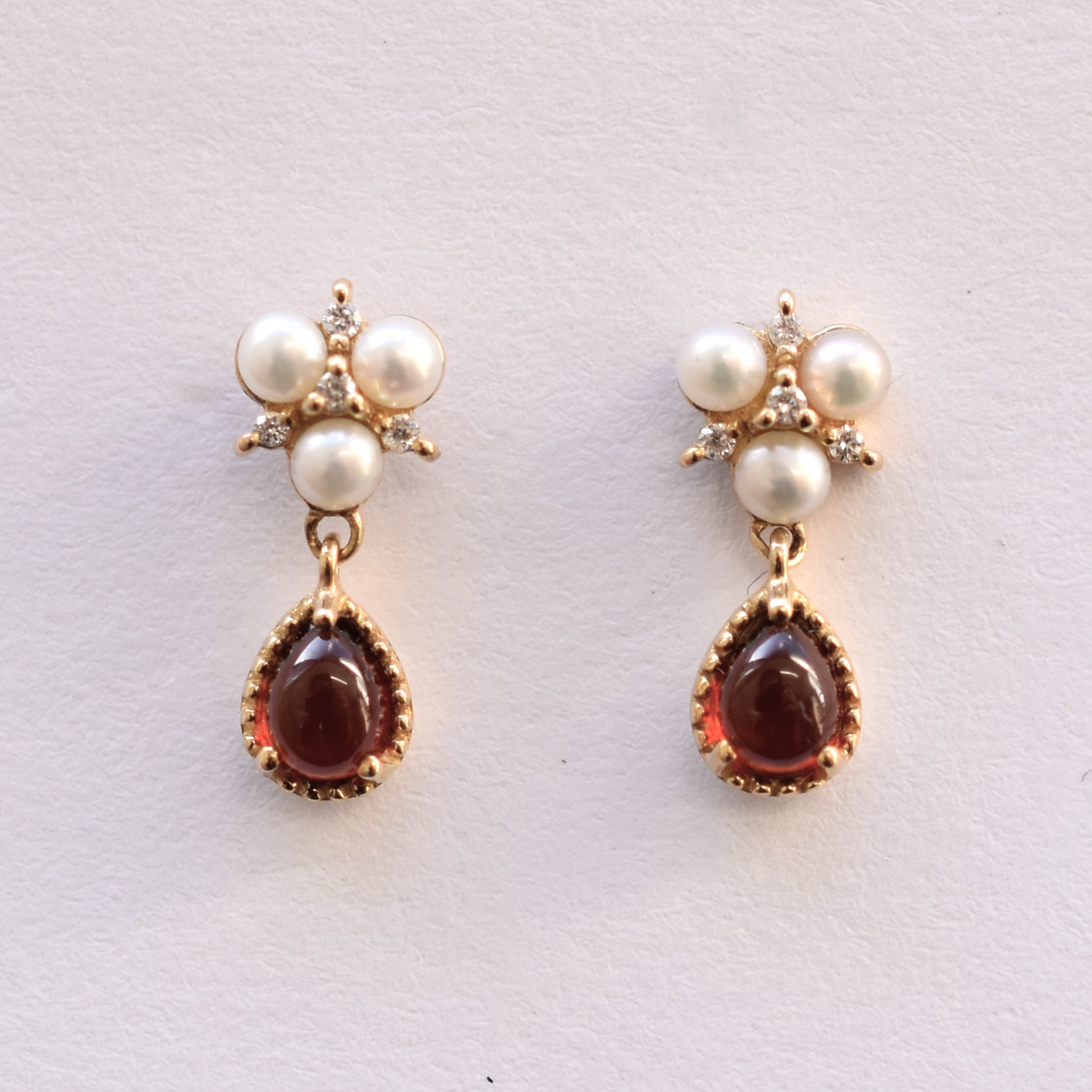 【109E0108-1-GC】K10YG　石榴石＆淡水珍珠　耳釘（ガーネット＆淡水パール　ピアス）