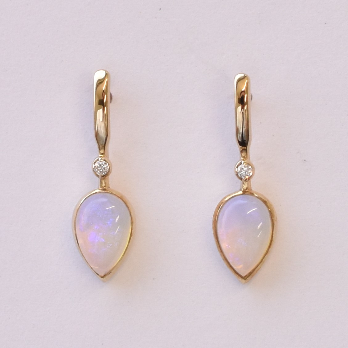 【109E0180-1-OP】K10YG　蛋白石＆鑽石　耳釘（オパール＆ダイヤモンド　ピアス）