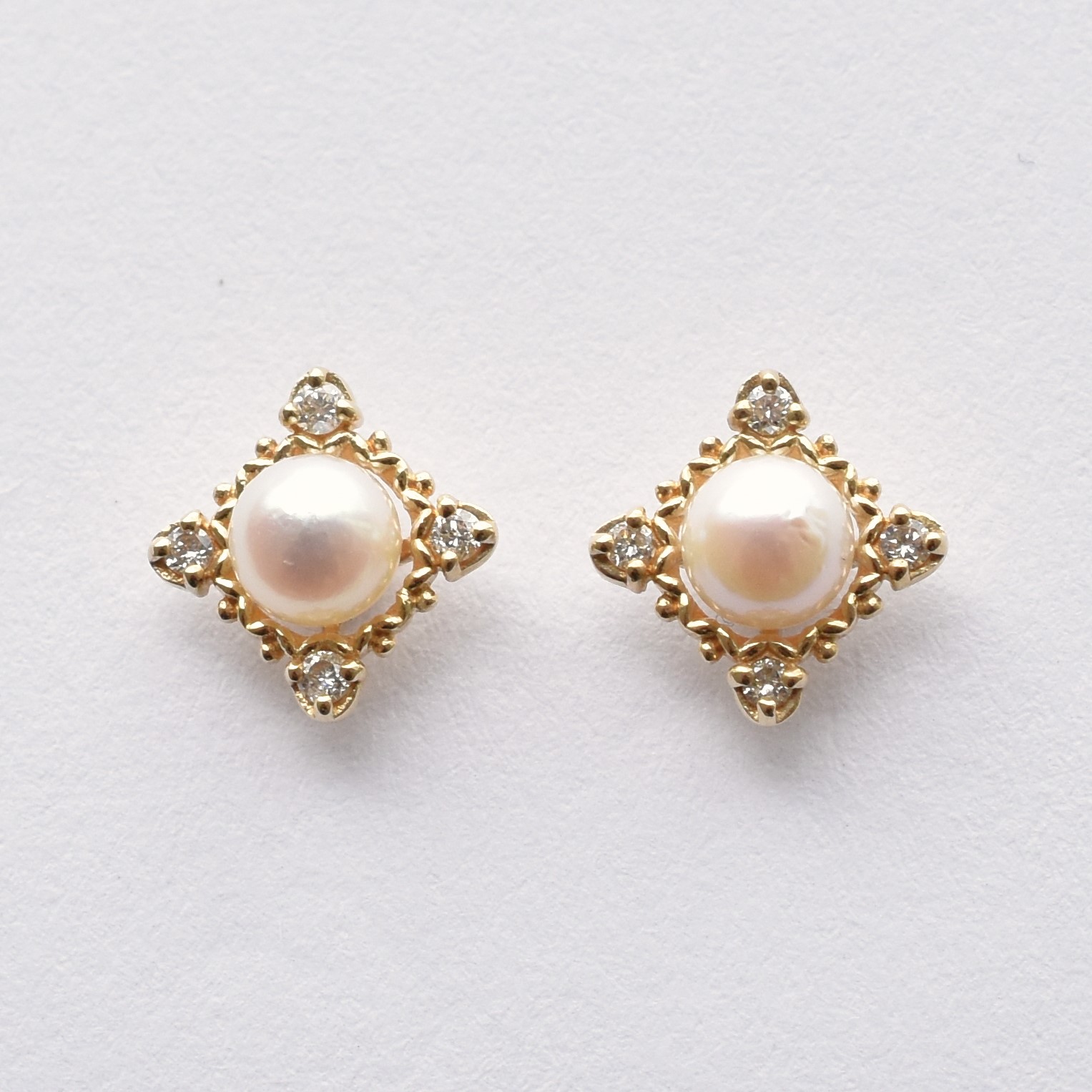 【109E0229-1-TY】K10YG　阿古屋珍珠＆鑽石　耳釘（アコヤパール＆ダイヤモンド　ピアス）