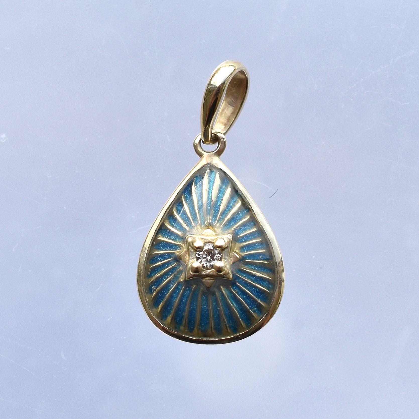 【109P0537-2】K10YG　鑽石＆冷琺瑯(藍)　水滴　吊墜（ダイヤモンド＆エナメル(ブルー)　ドロップ　ペンダント）