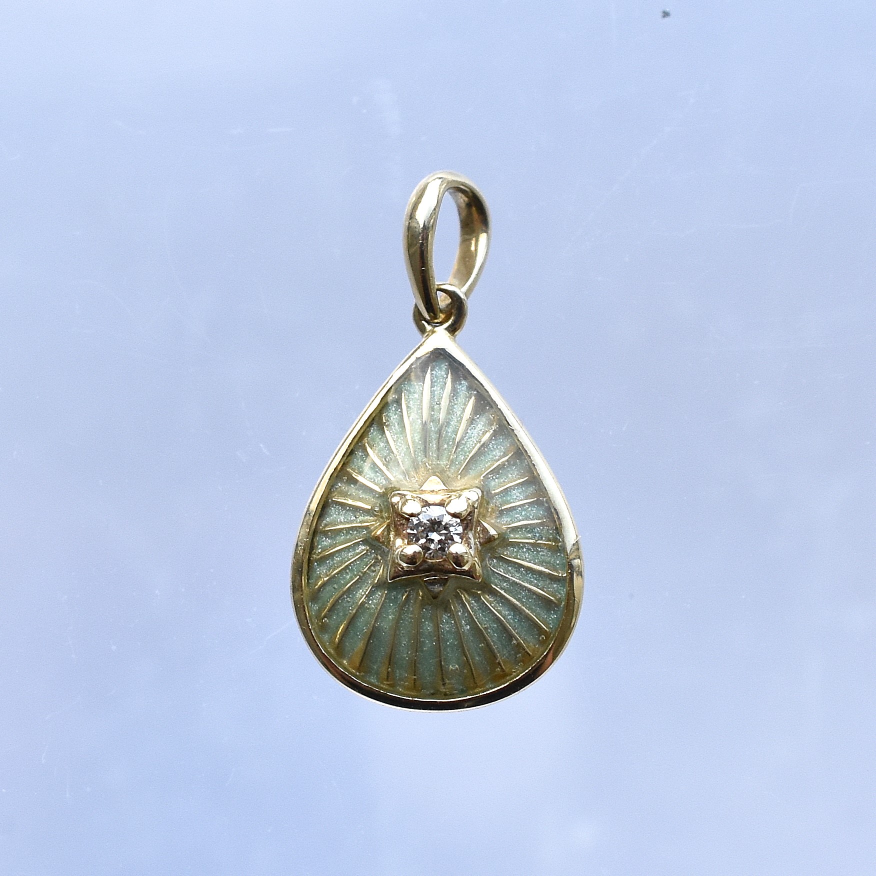 【109P0537】K10YG　鑽石＆冷琺瑯(綠)　水滴　吊墜（ダイヤモンド＆エナメル(グリーン)　ドロップ　ペンダント）