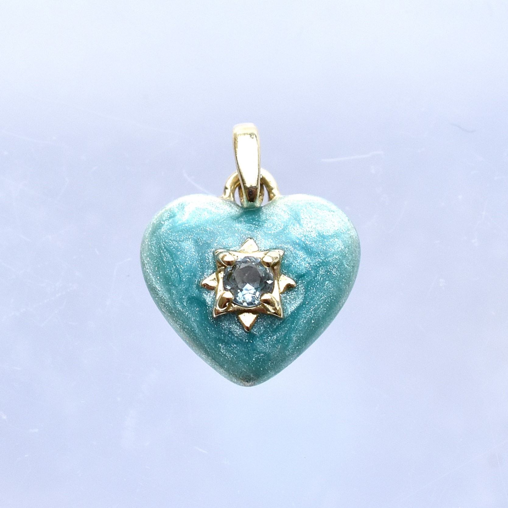 【109P0538-2】K10YG　Blue Topaz＆冷琺瑯(藍)　愛心　吊墜（ブルートパーズ＆エナメル(ブルー)　ハート　ペンダント）