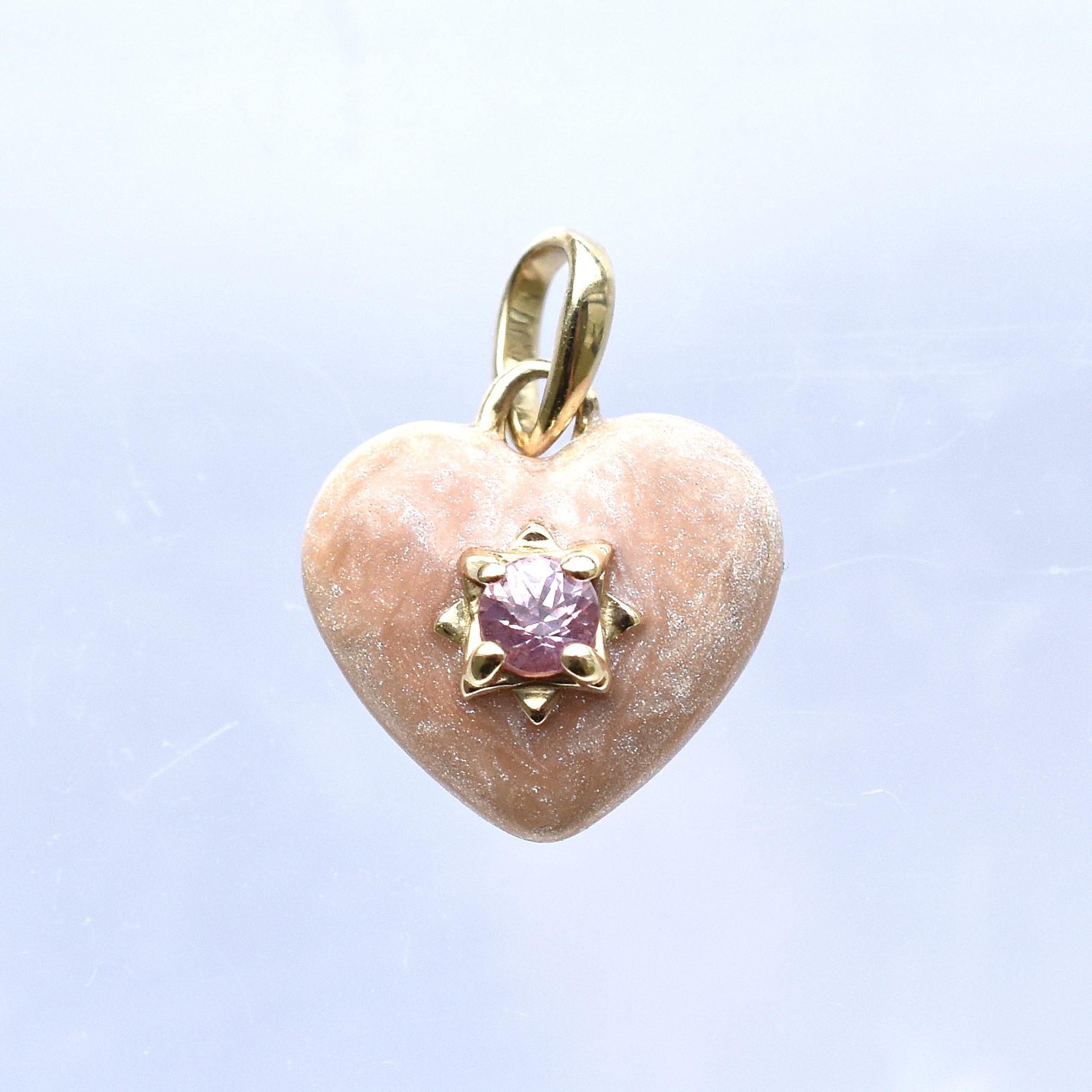 【109P0538-PSP】K10YG　粉藍寶＆冷琺瑯(粉紅)　愛心　吊墜（ピンクサファイア＆エナメル(ピンク)　ハート　ペンダント）