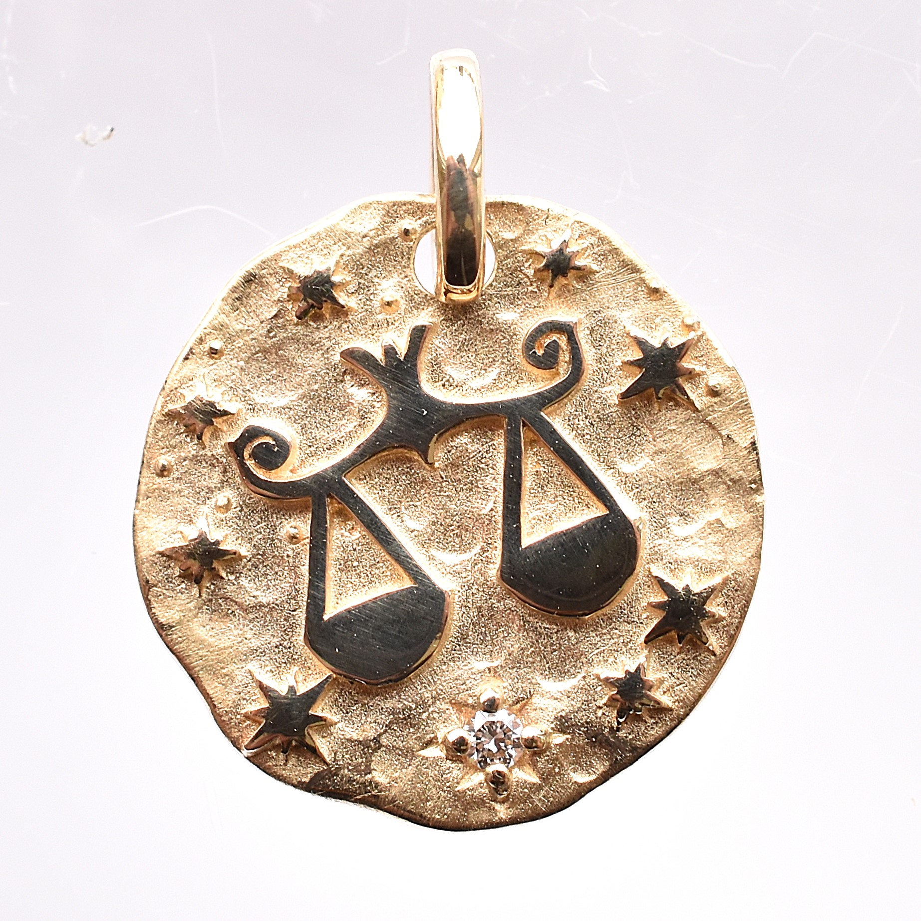 【109P0603】K10YG　鑽石　天秤座(雙面)　吊墜（ダイヤモンド　てんびん座(リバーシブル)　ペンダント）