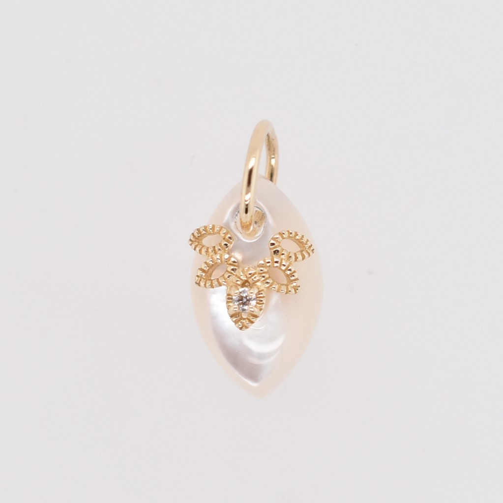 【109P0688-TY】K10YG　白母貝＆鑽石　吊墜（白蝶貝＆ダイヤモンド　ペンダント）