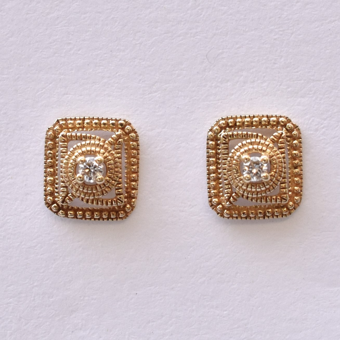 【609E0020-1】K10YG　鑽石　方形　耳釘（ダイヤモンド　四角　ピアス）
