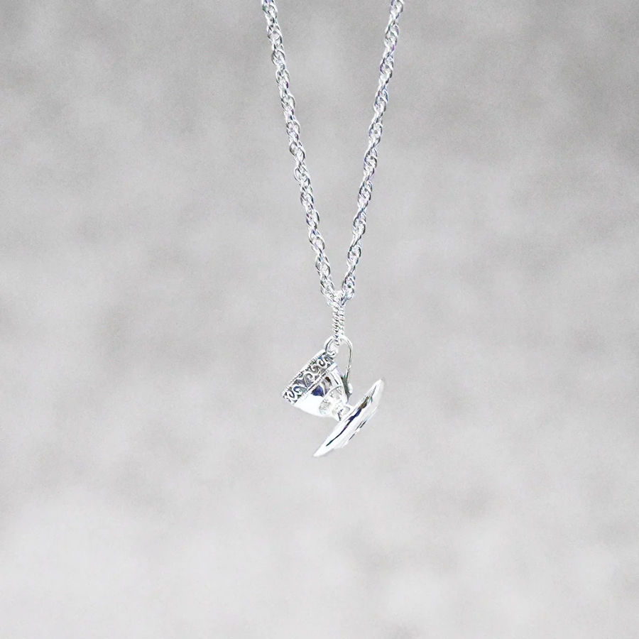 【202P0858】SV　ティーカップ　ペンダント