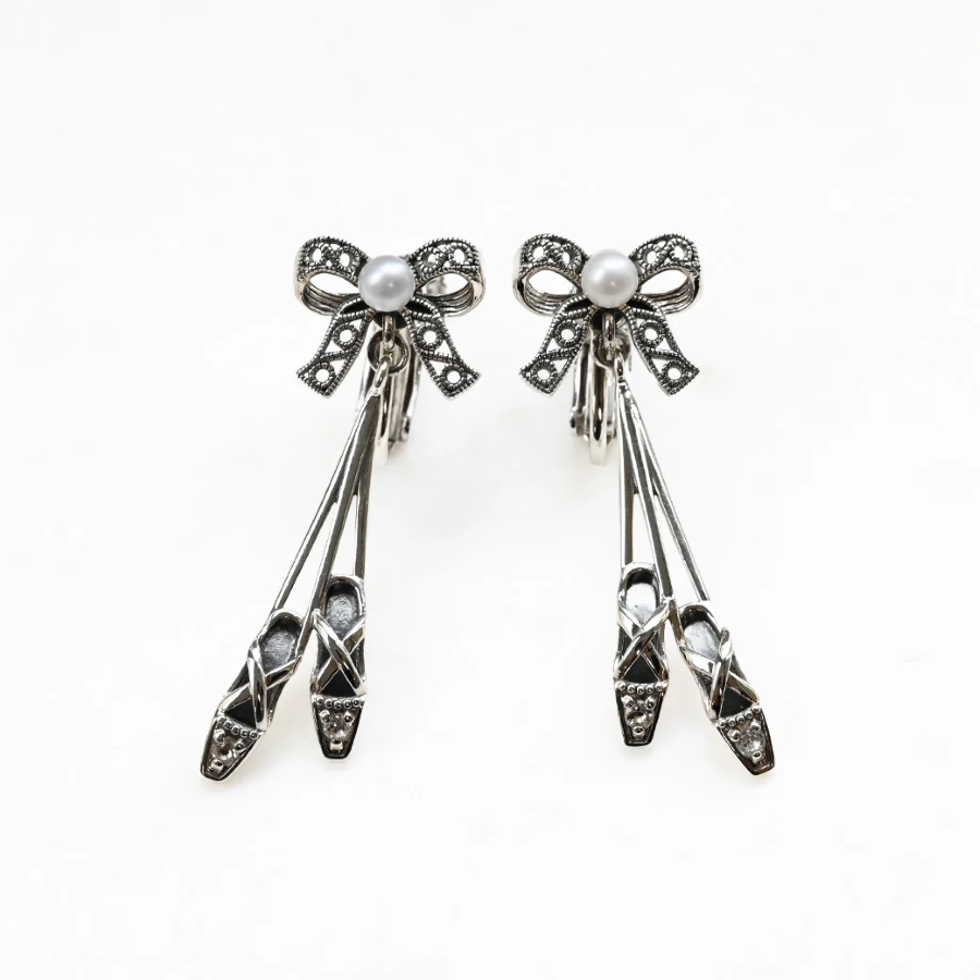【204E0752-WTF】SV　パール　夢みる踊り子のリボン＆トゥシューズ　イヤリング/ピアス