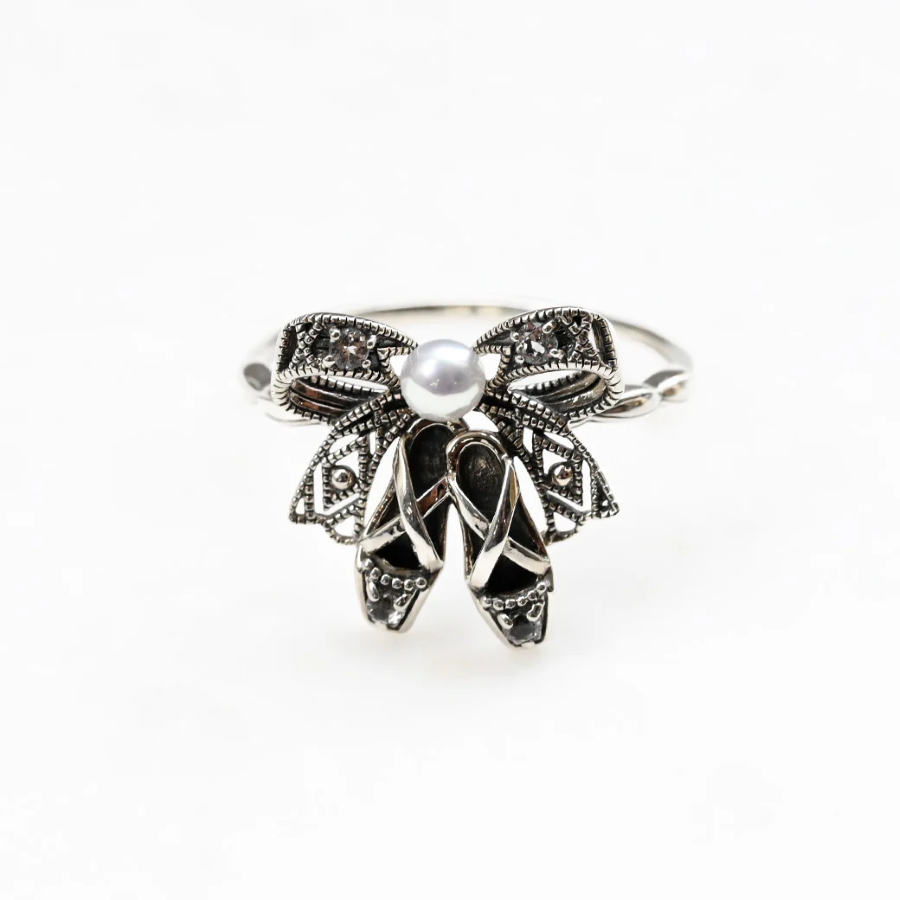 【204R1074-WTF】SV　パール　夢みる踊り子のリボン＆トゥシューズ　リング